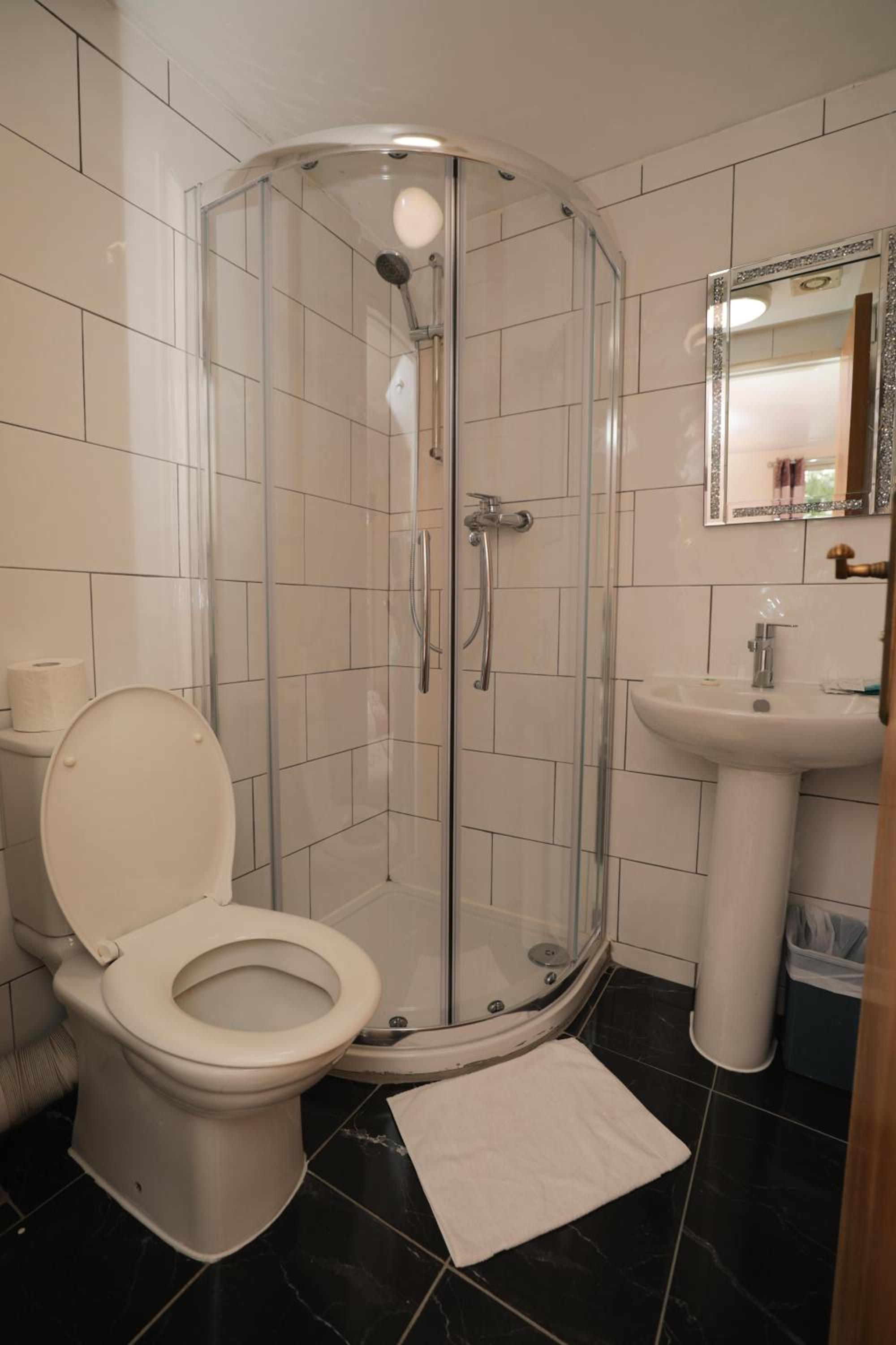 Single Room photo 2