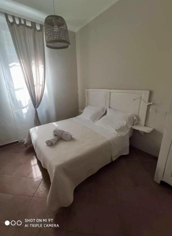 Double Room with Private Bathroom - Photo 9