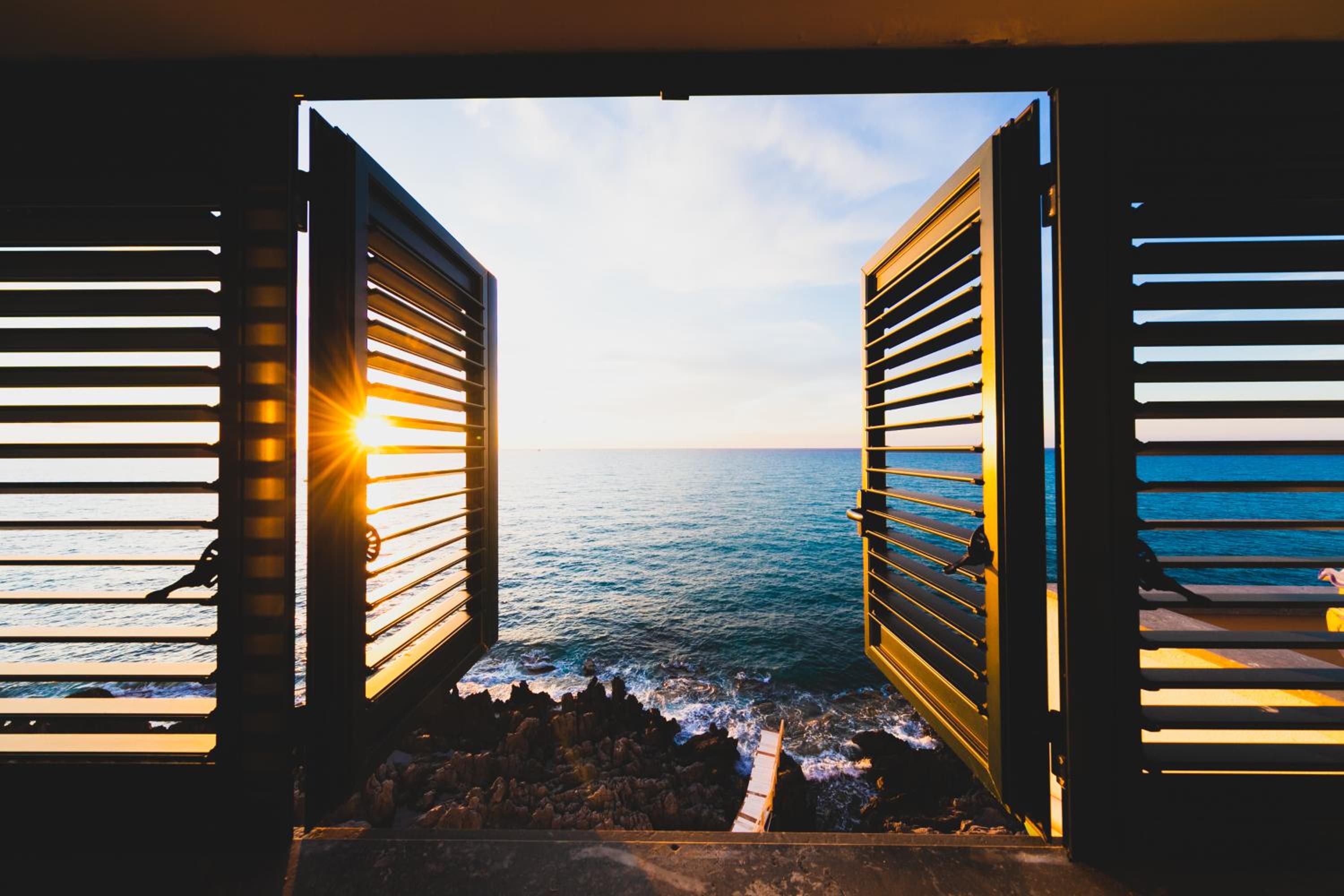 Junior Suite with Sea View - Photo 10