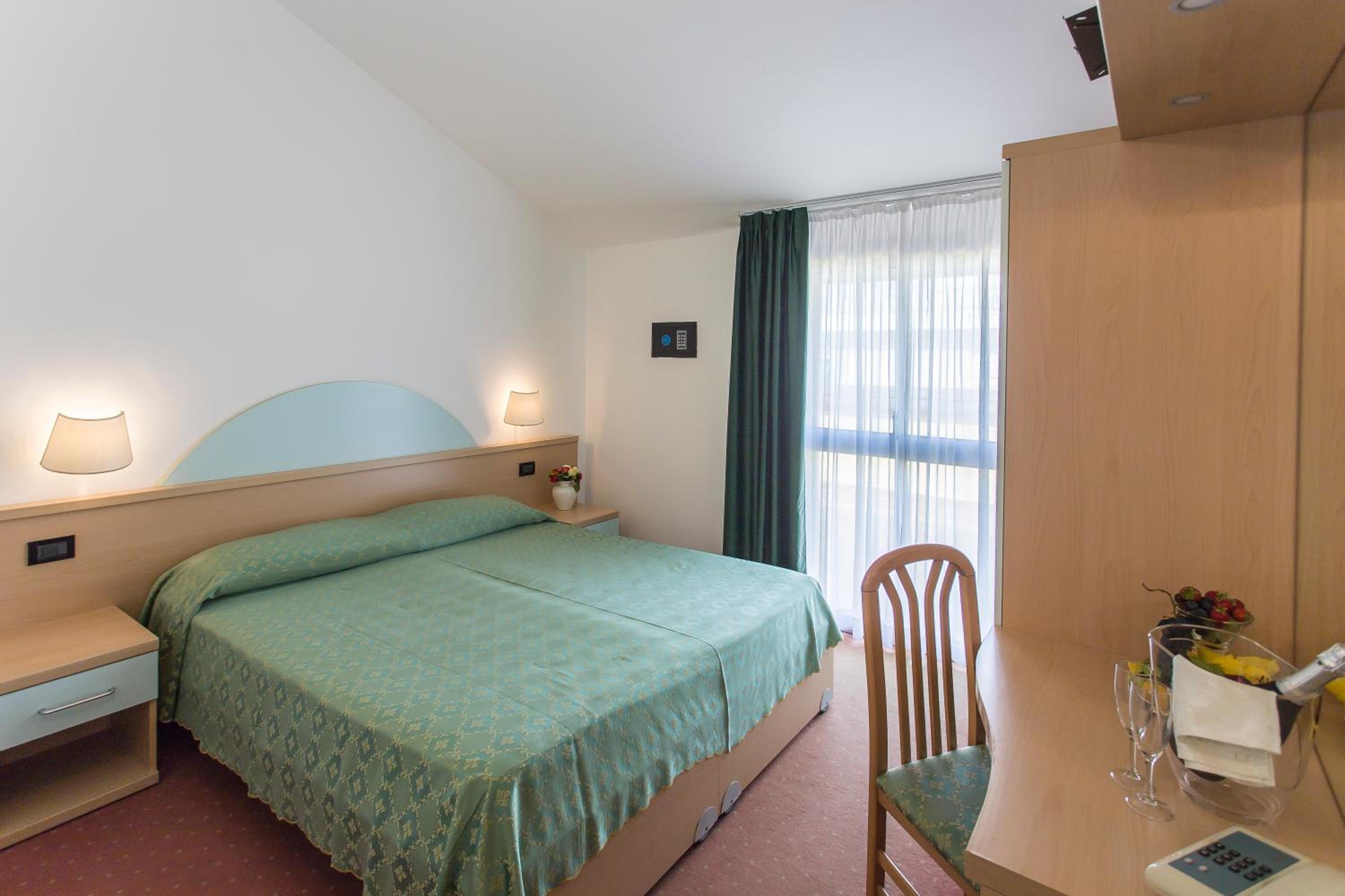 Double Room - Photo 4