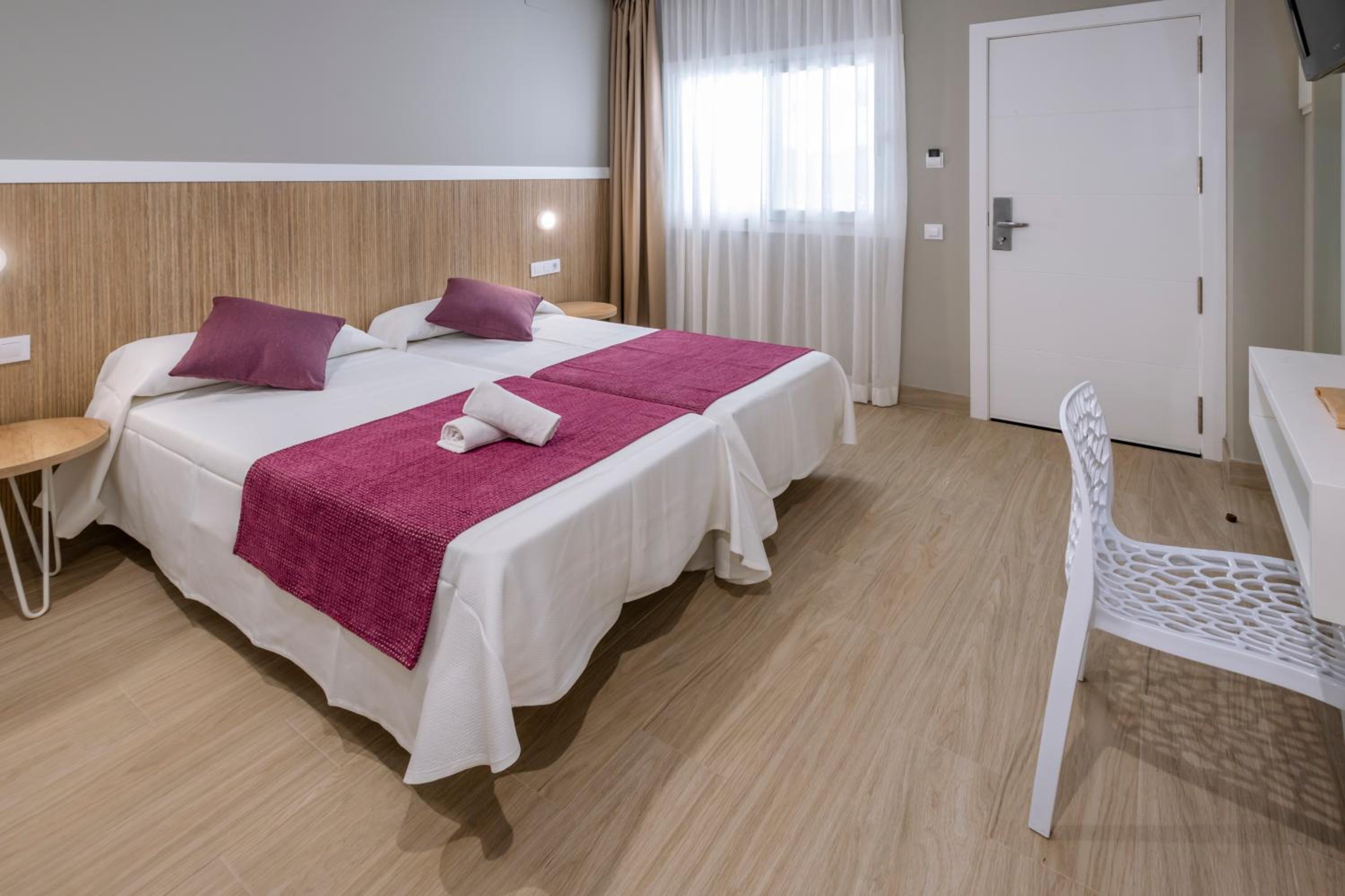 Habitación doble en planta baja (2 adultos)