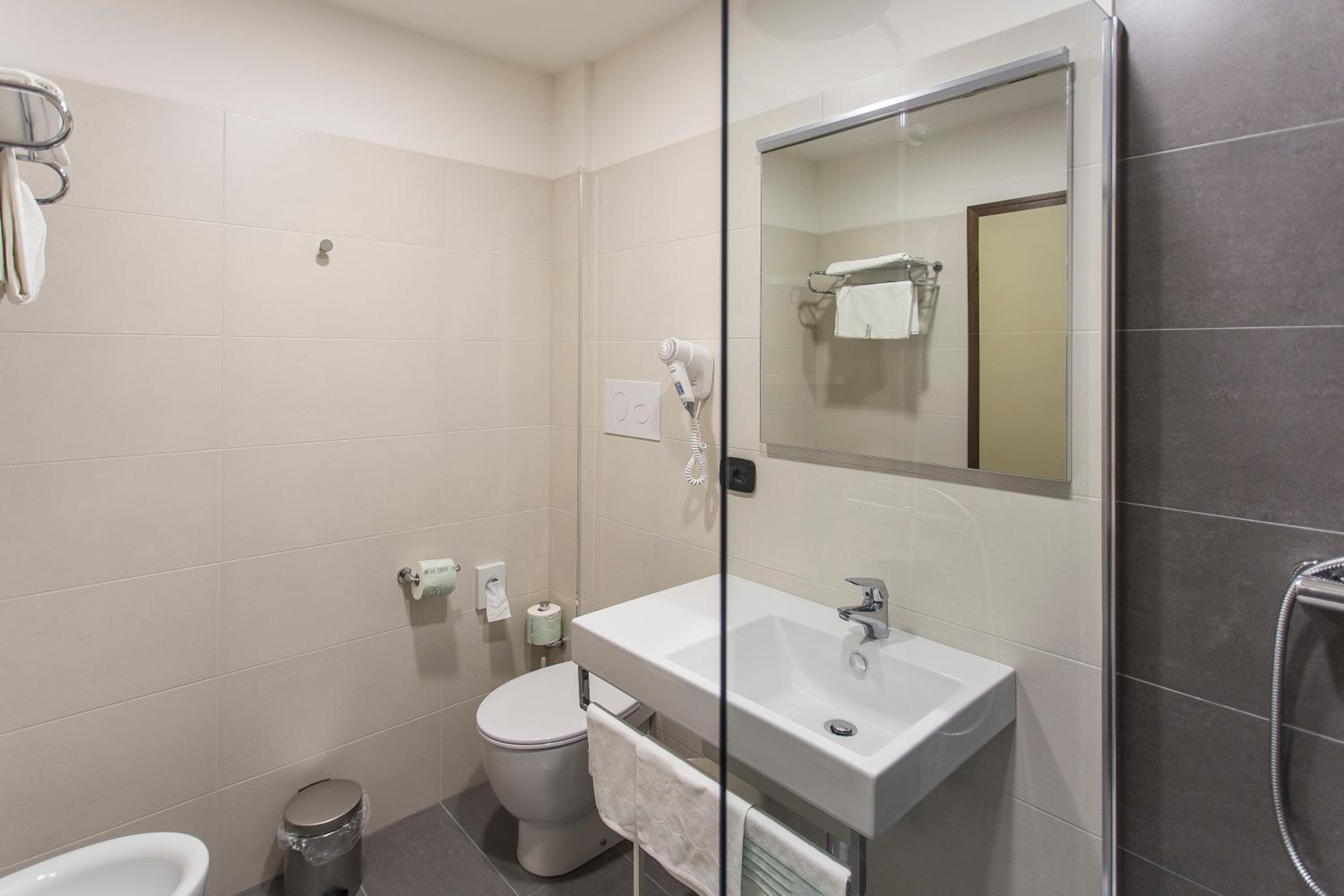 Triple Room - Photo 5