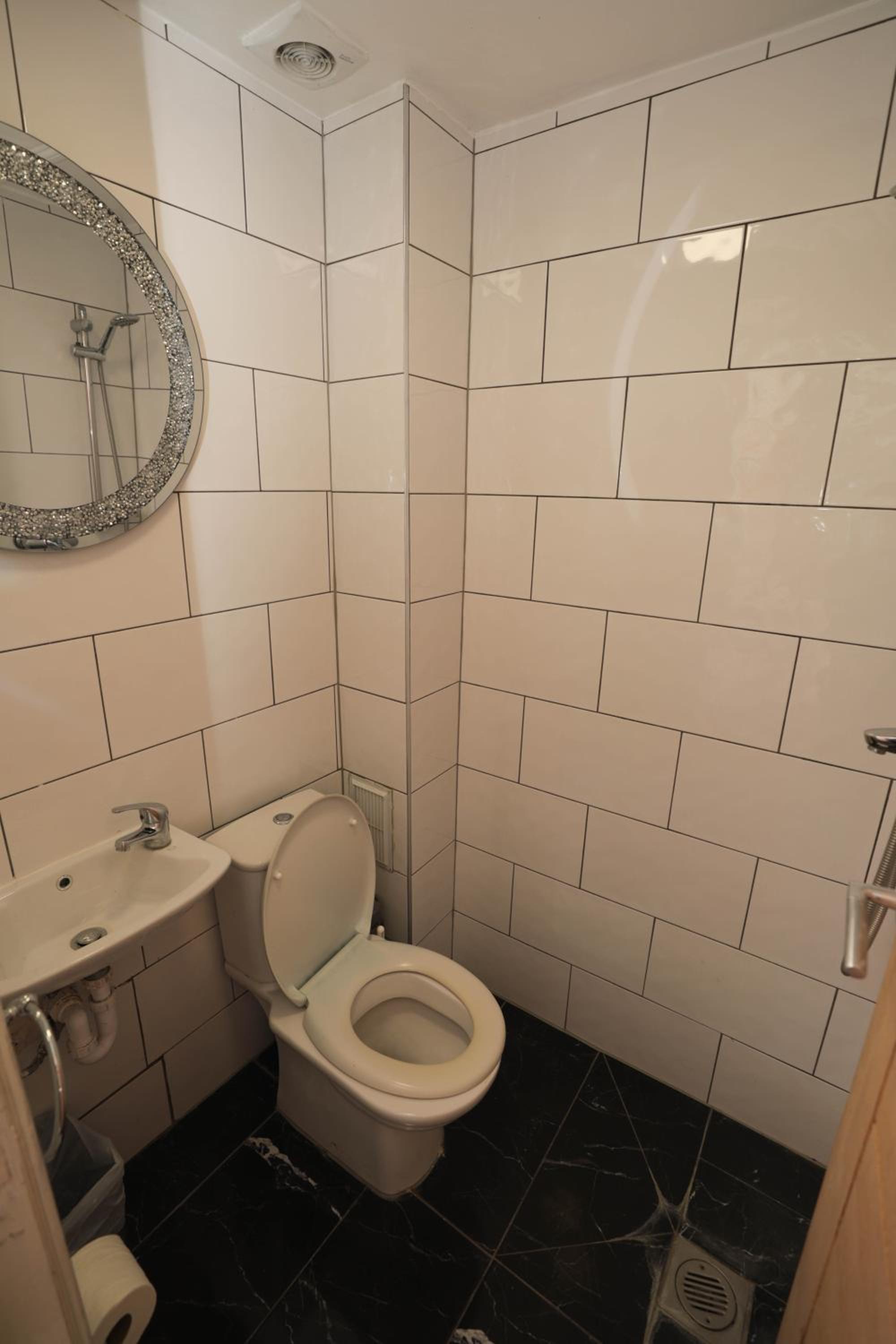Single Room photo 3