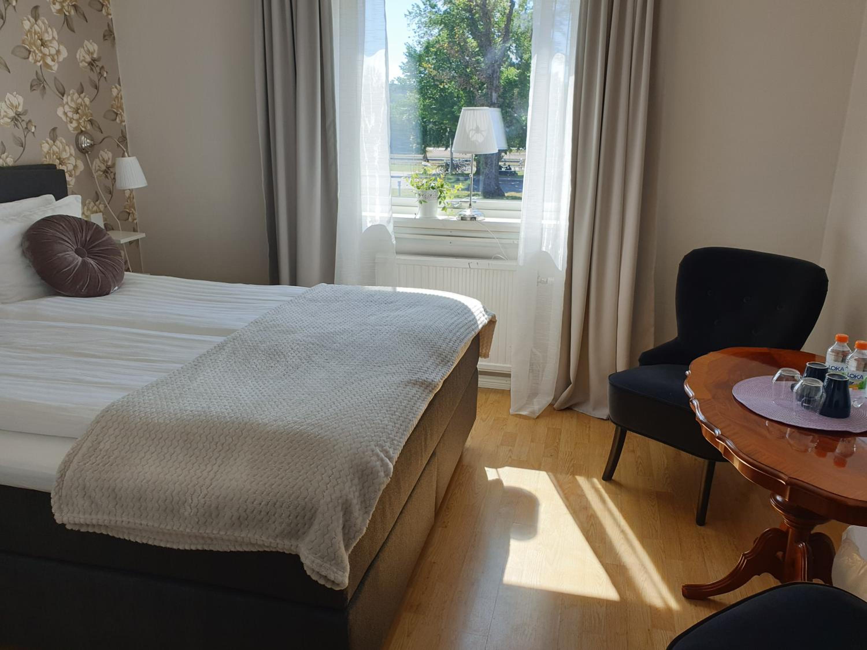 Double Room - Photo 5