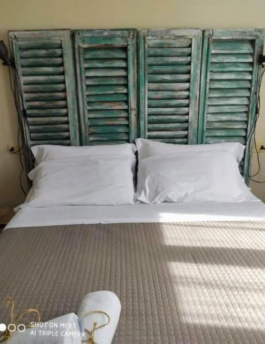 Double Room with Private Bathroom - Photo 10