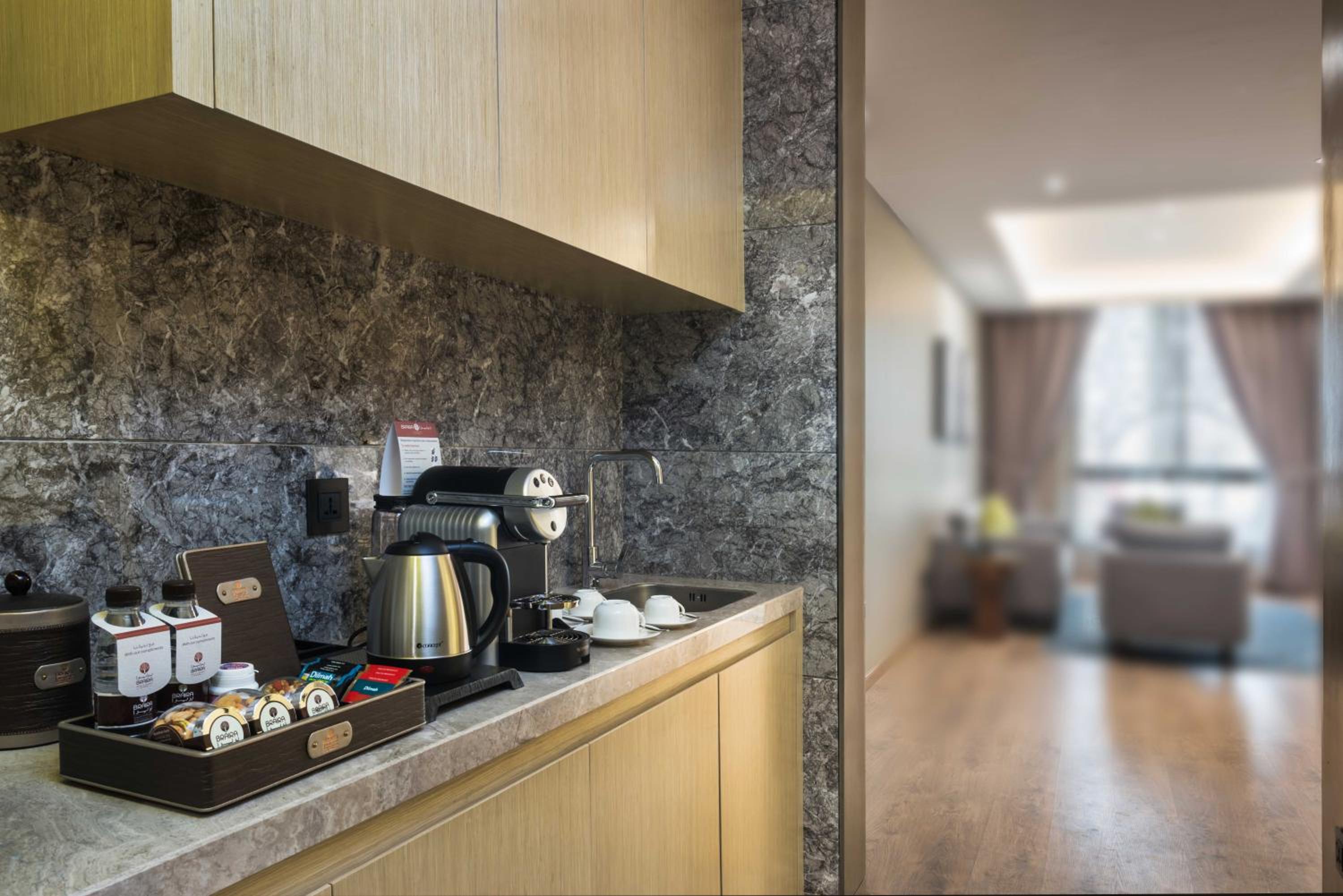 Executive Suite - Photo 5