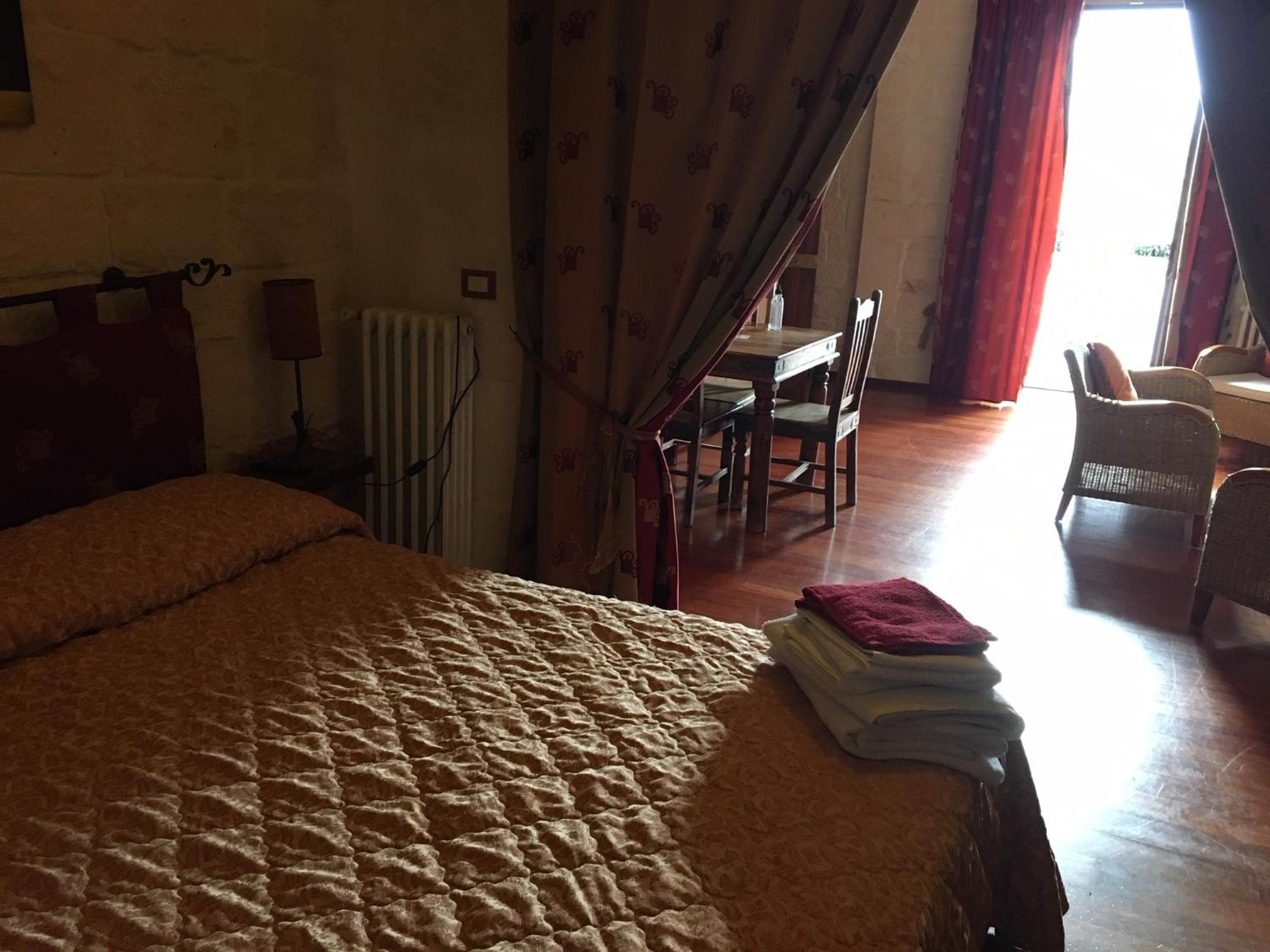 Double Room - Photo 3