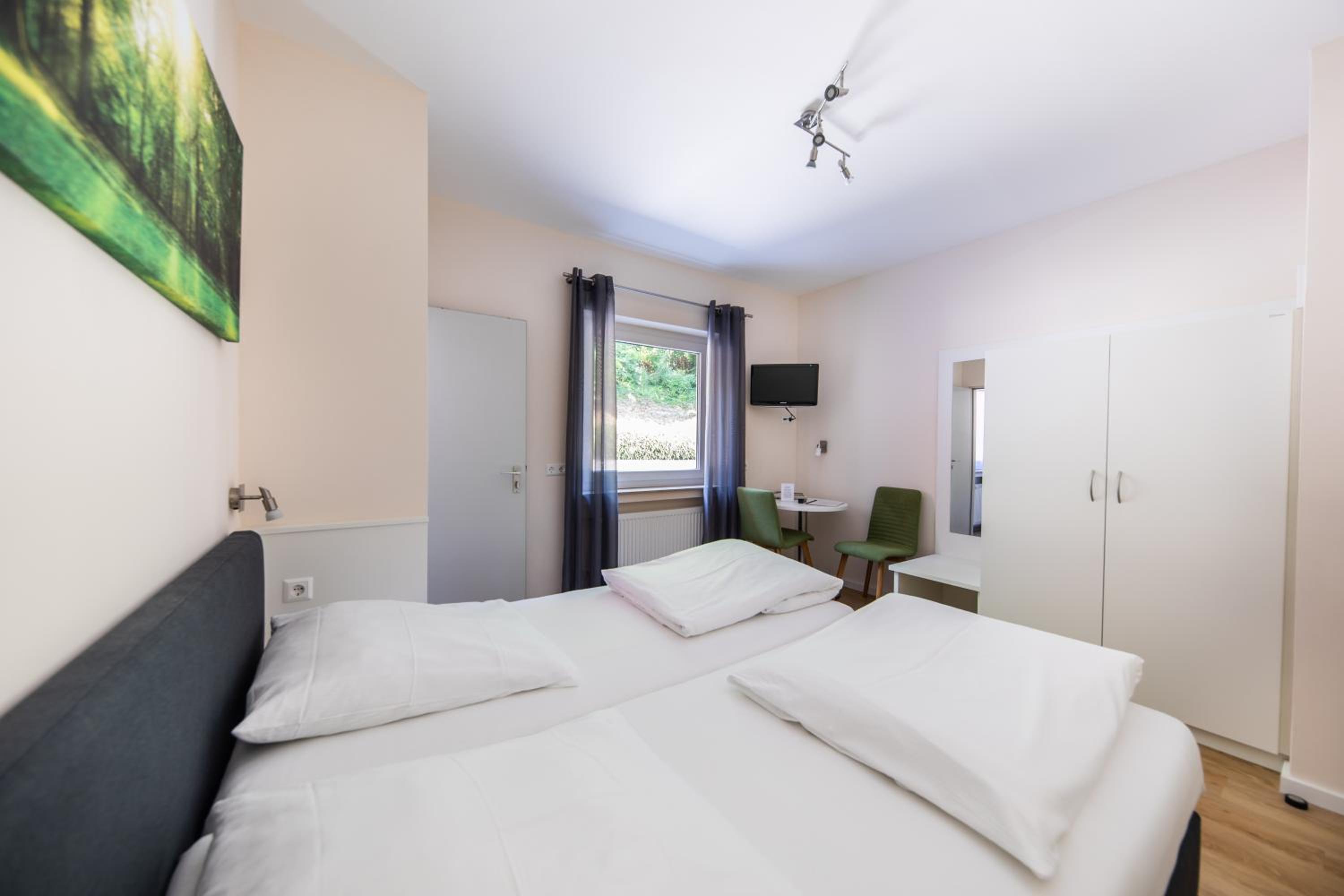 Standard Double Room - Photo 4