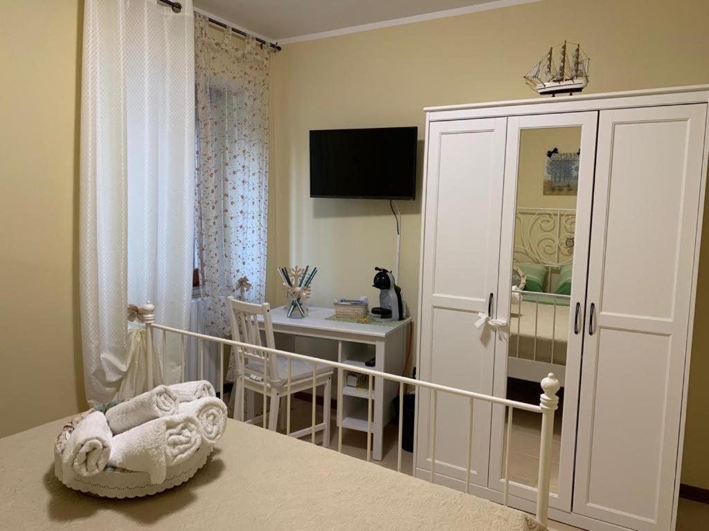 Double Room with Private External Bathroom photo 1