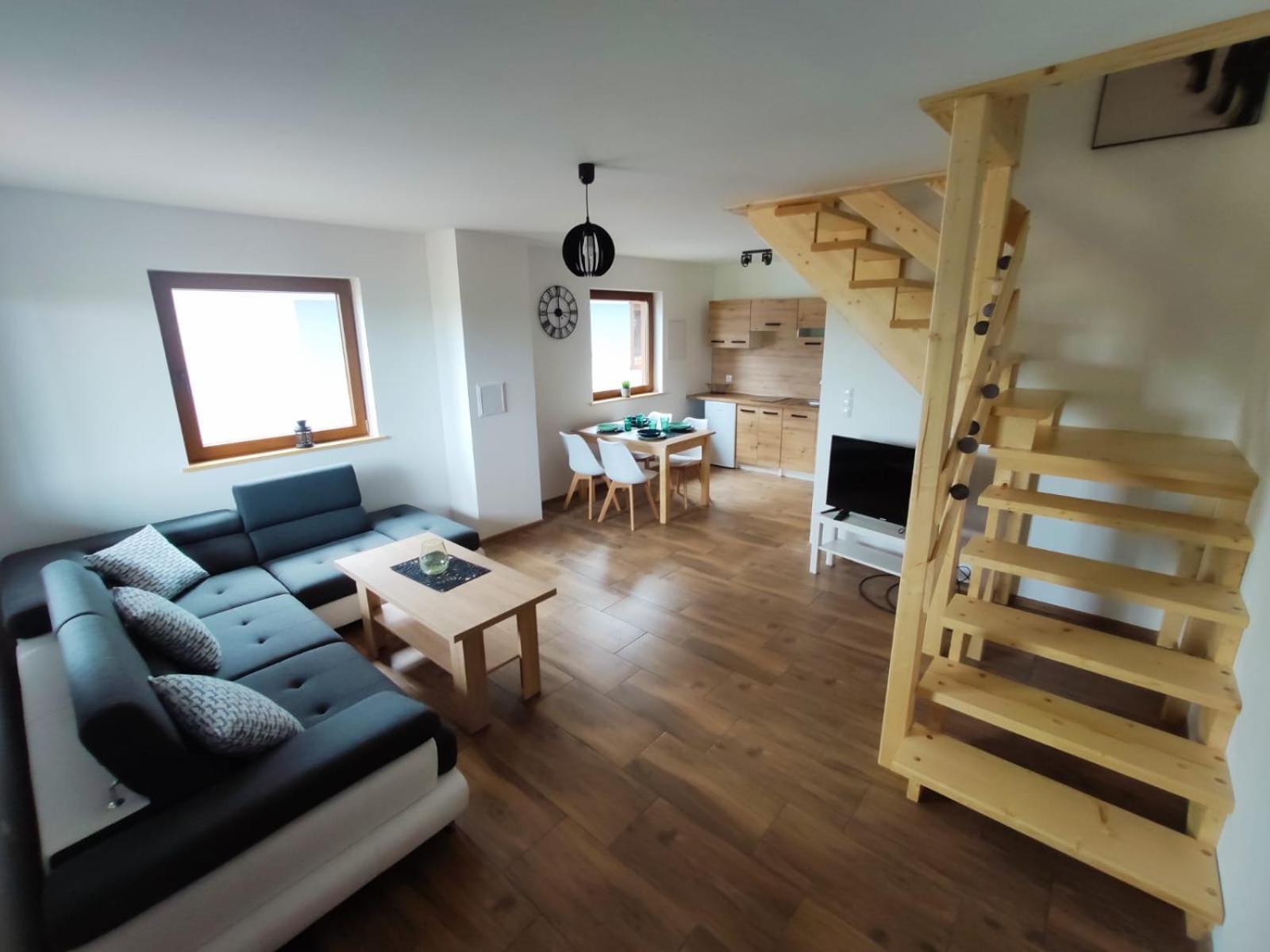 Two-Bedroom House - Photo 2