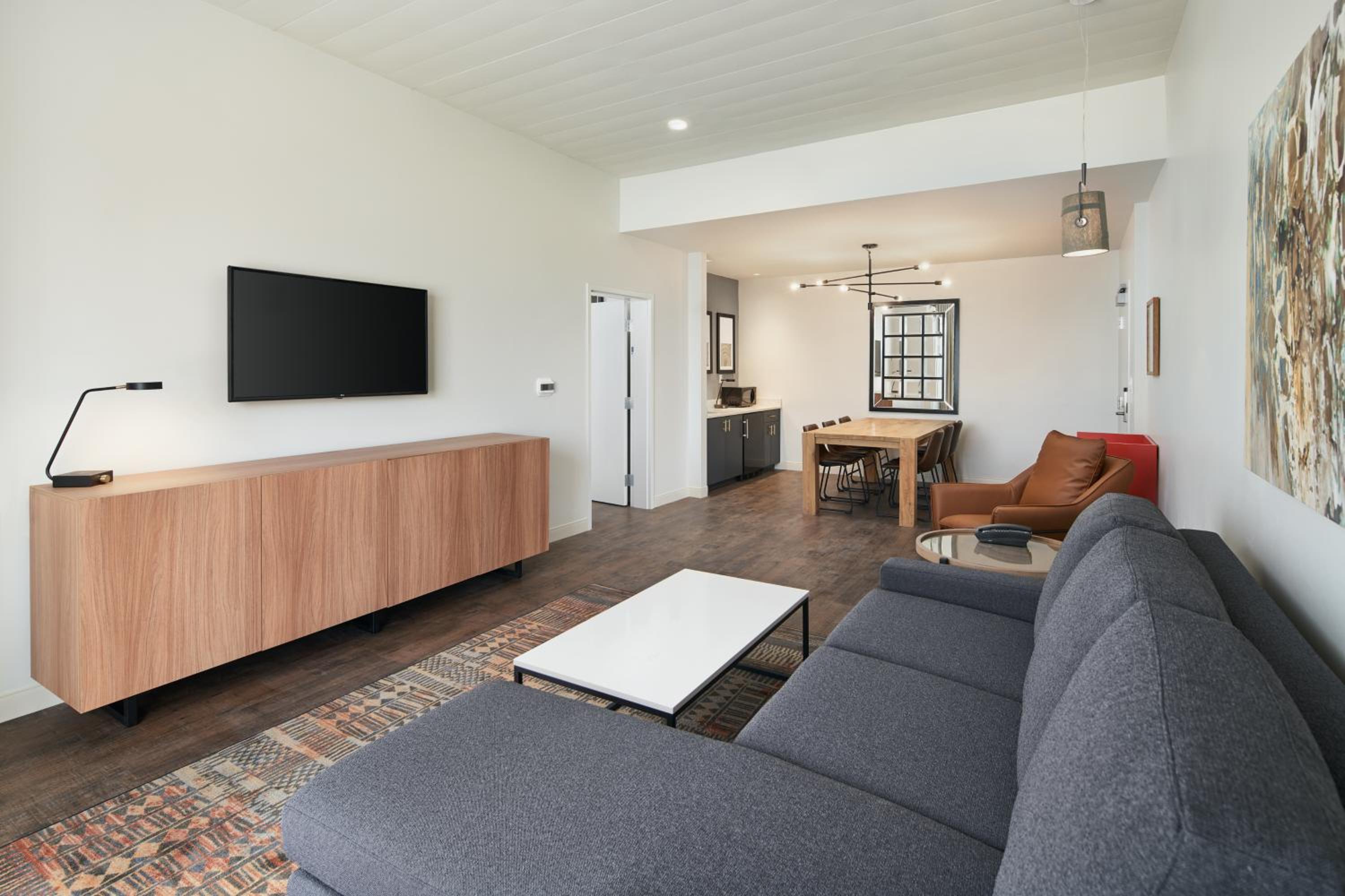 King Suite - Photo 6