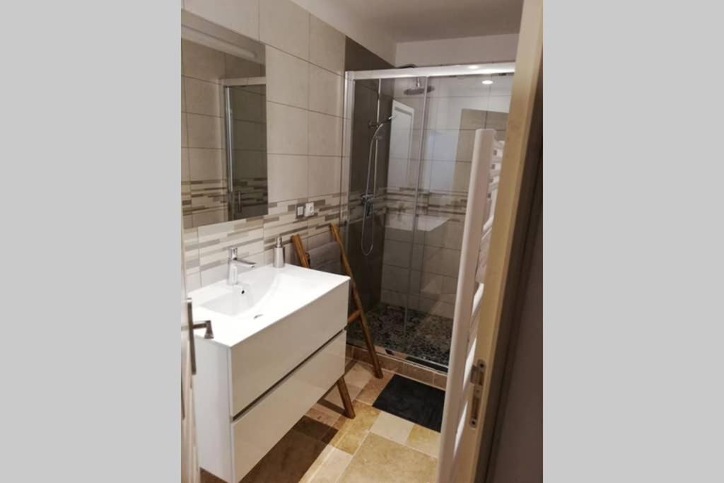 Two-Bedroom House - Photo 5