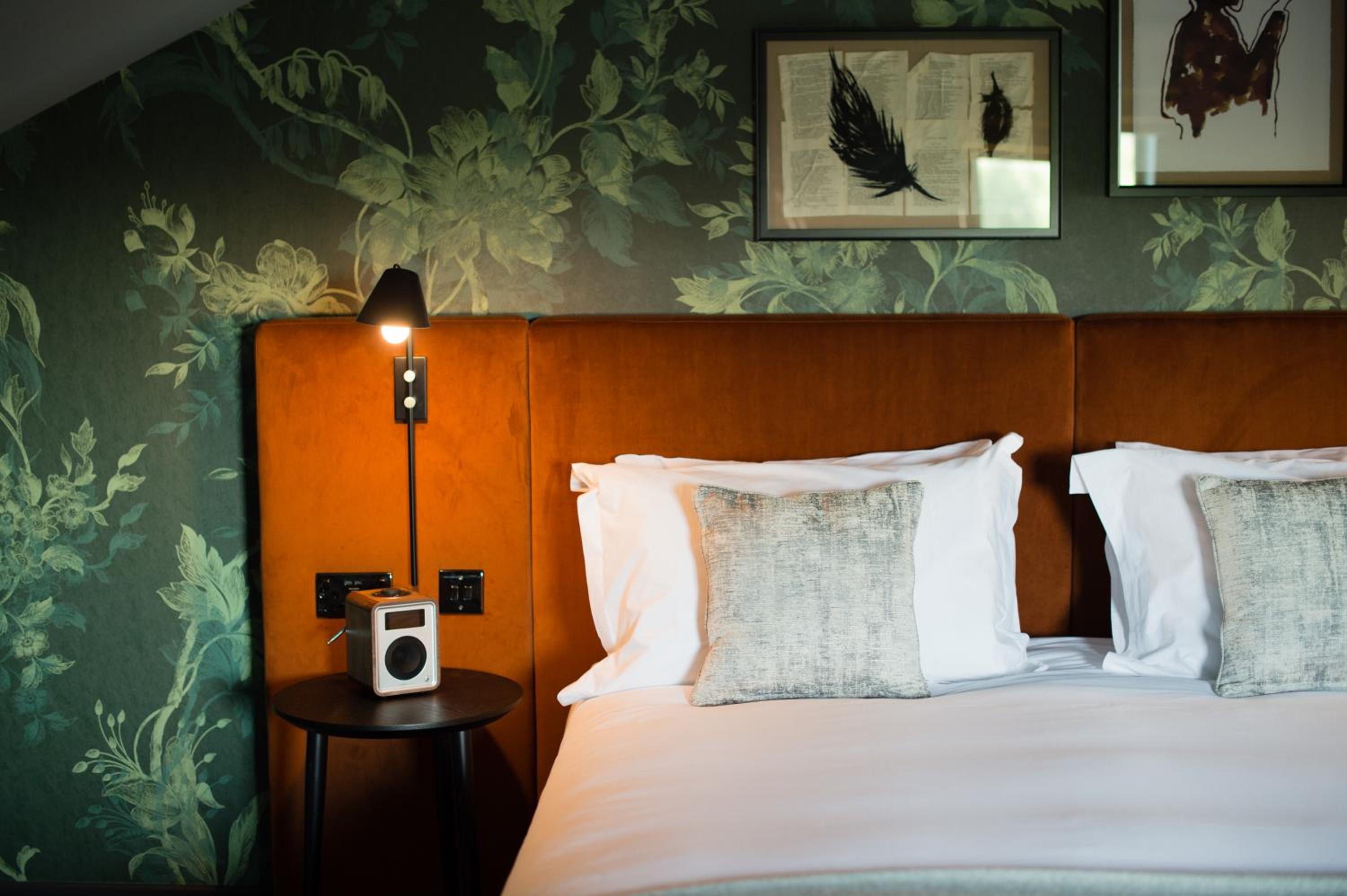 Signature Suite - Photo 2