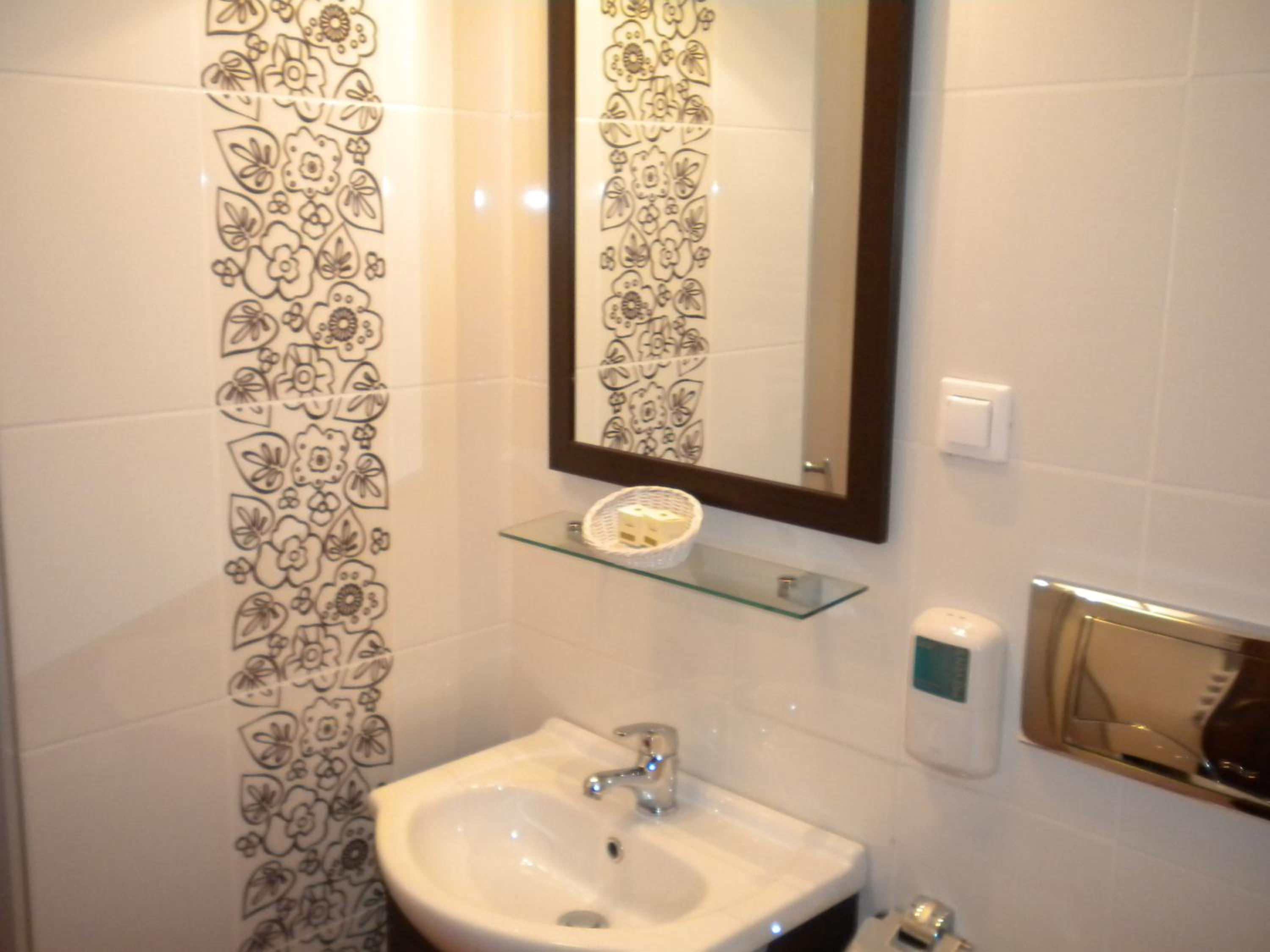 Double Room with Balcony - Photo 5