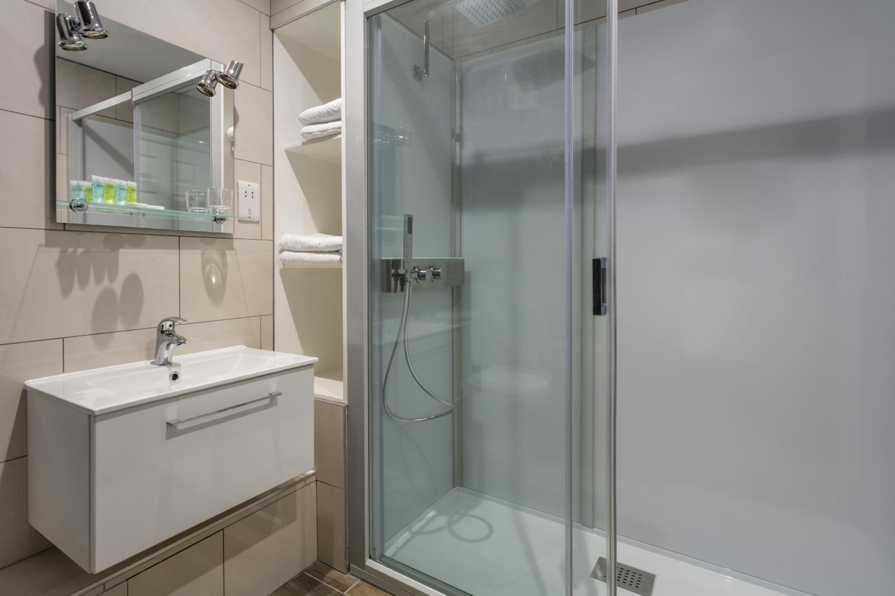 Deluxe Twin Room - Photo 7