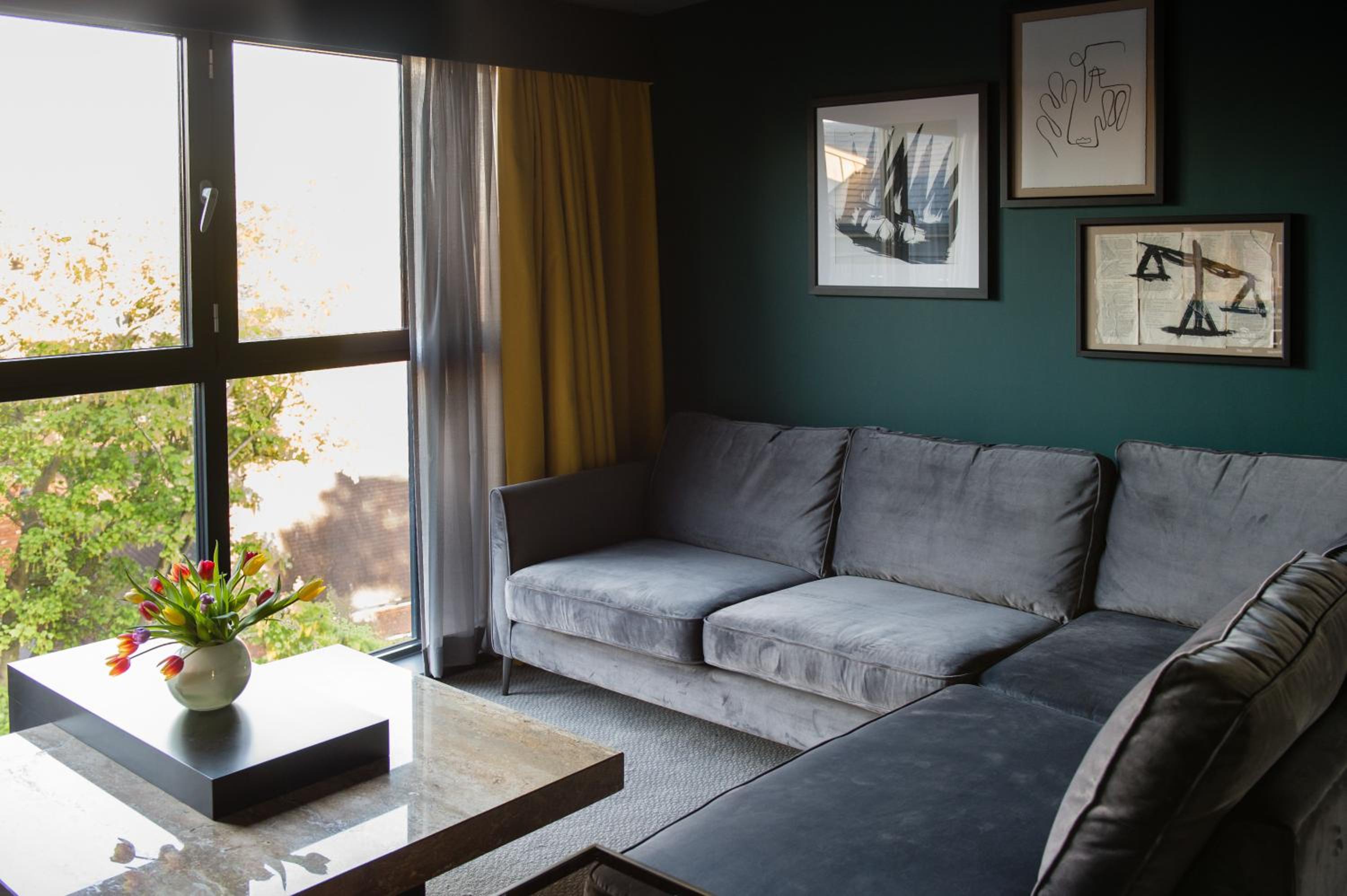 Signature Suite - Photo 6