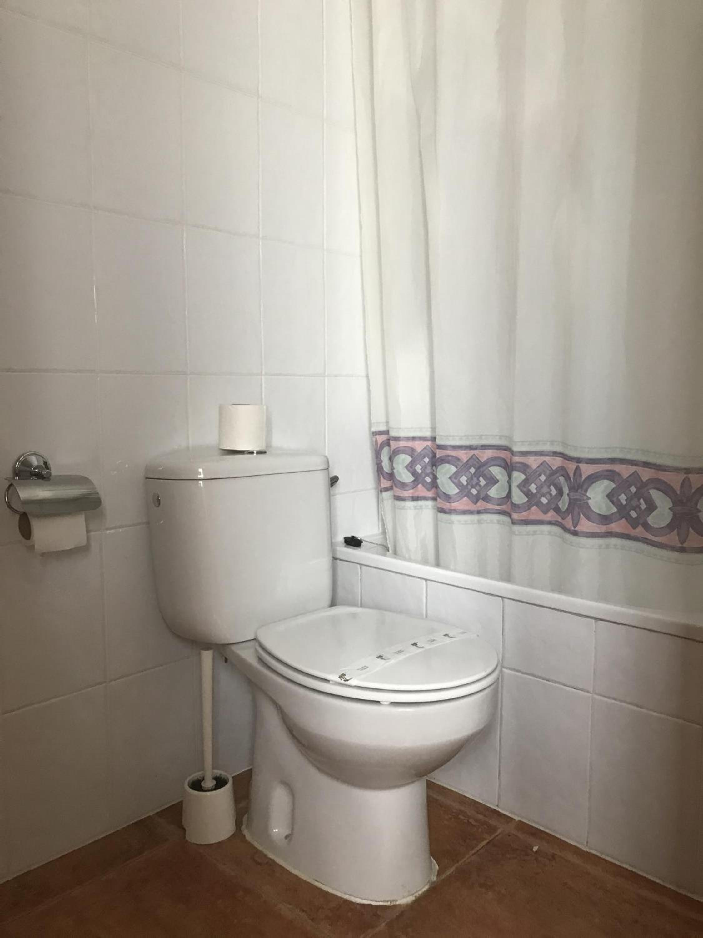 Standard Triple Room - Photo 5