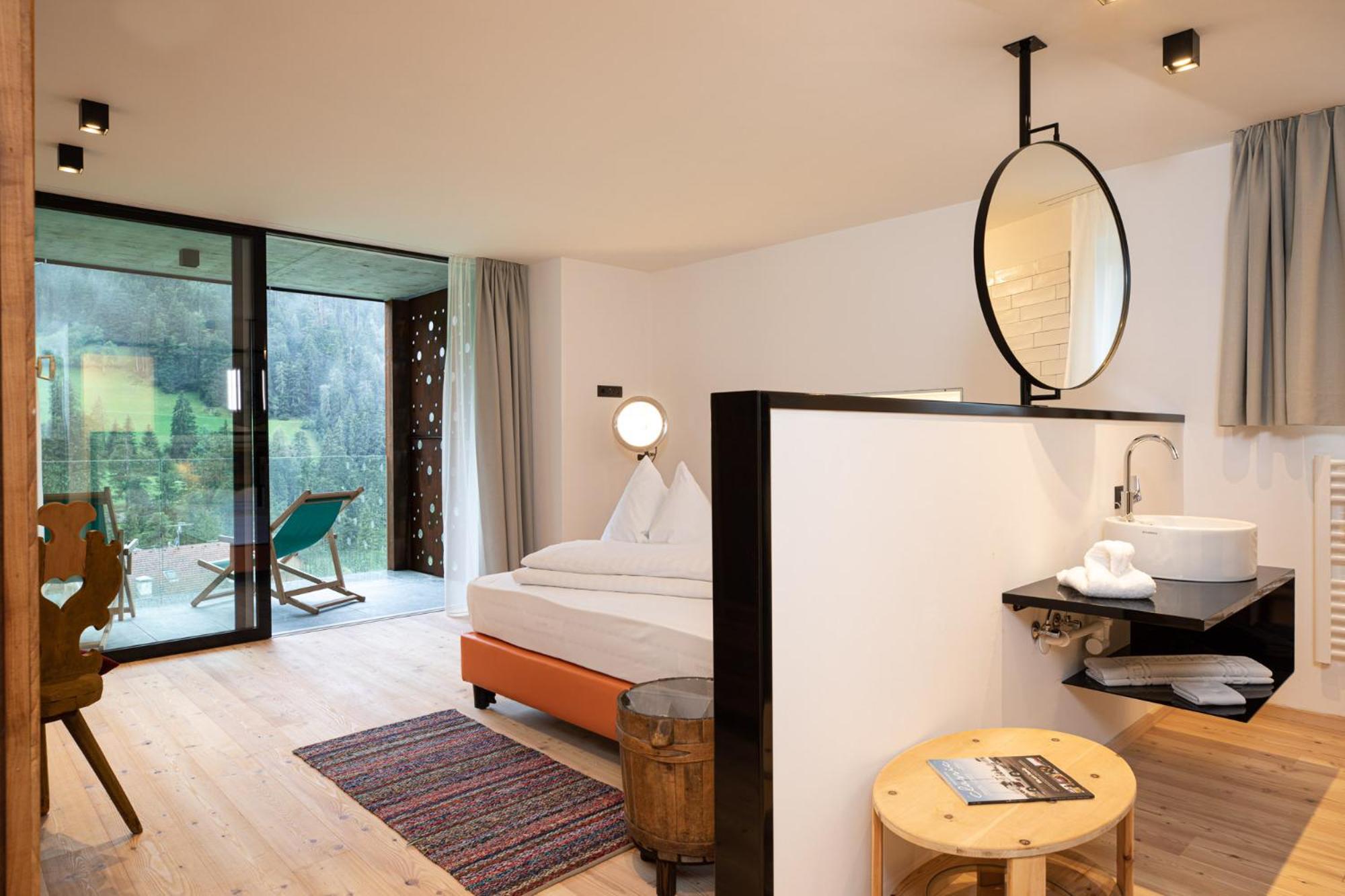 Deluxe Double Room with Mountain View