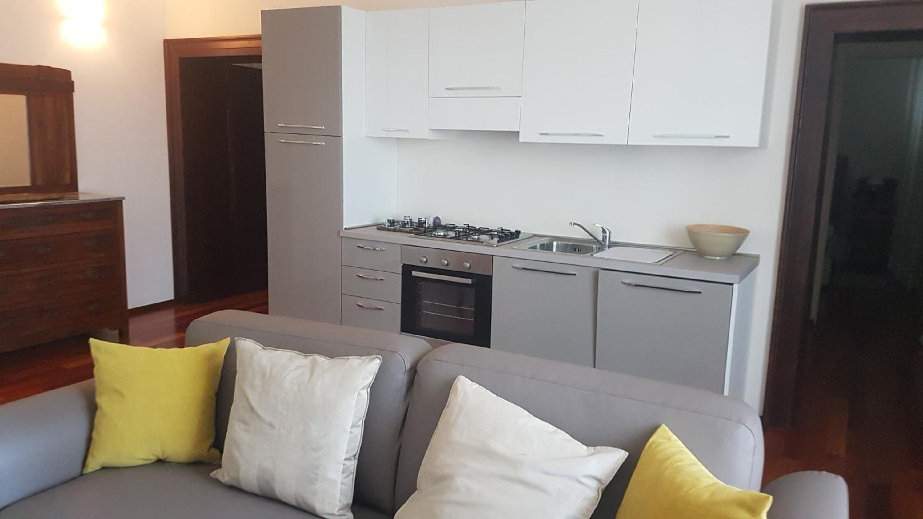 Apartment with Balcony photo 3