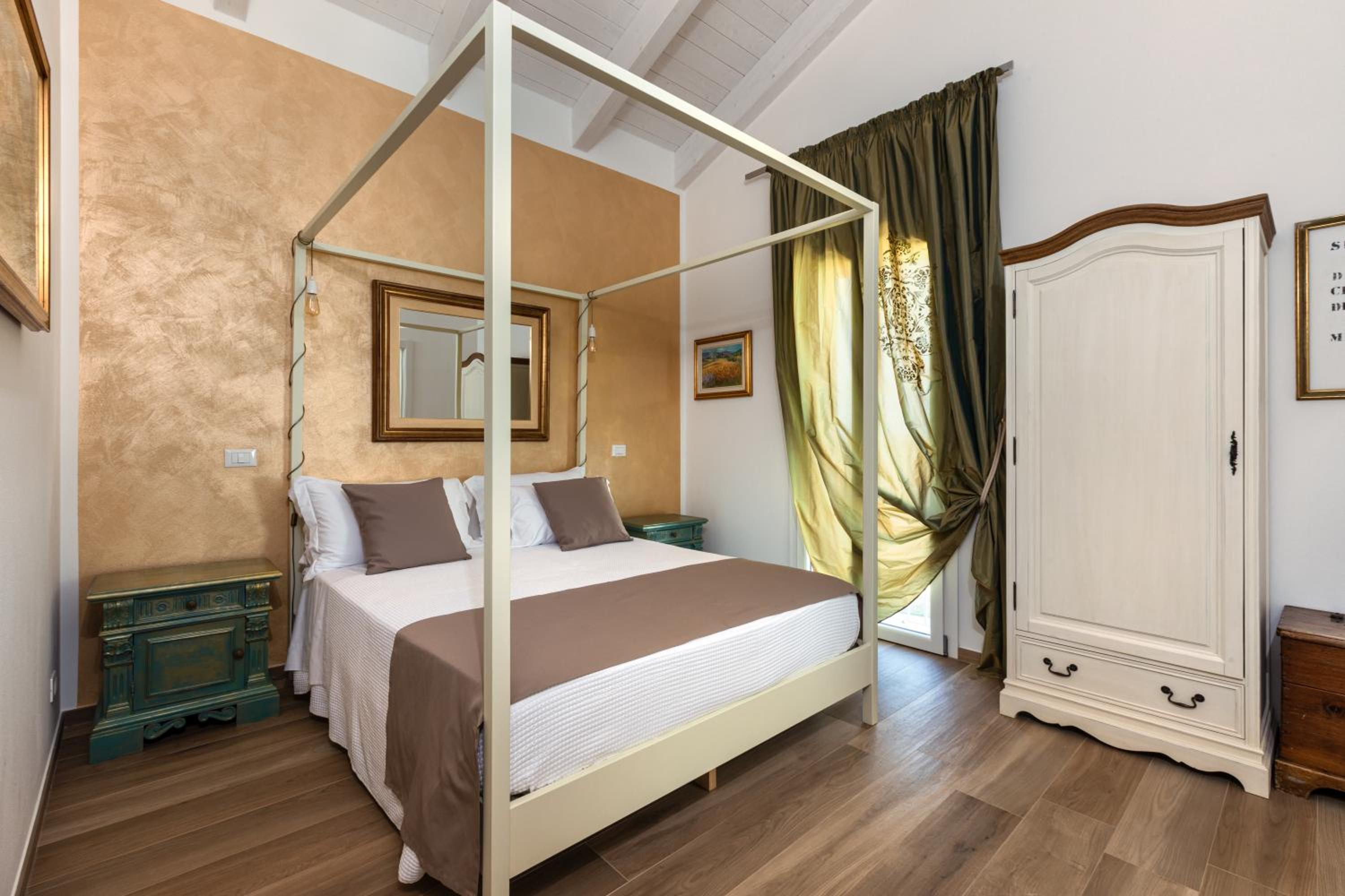Double Room with Garden View - Photo 2
