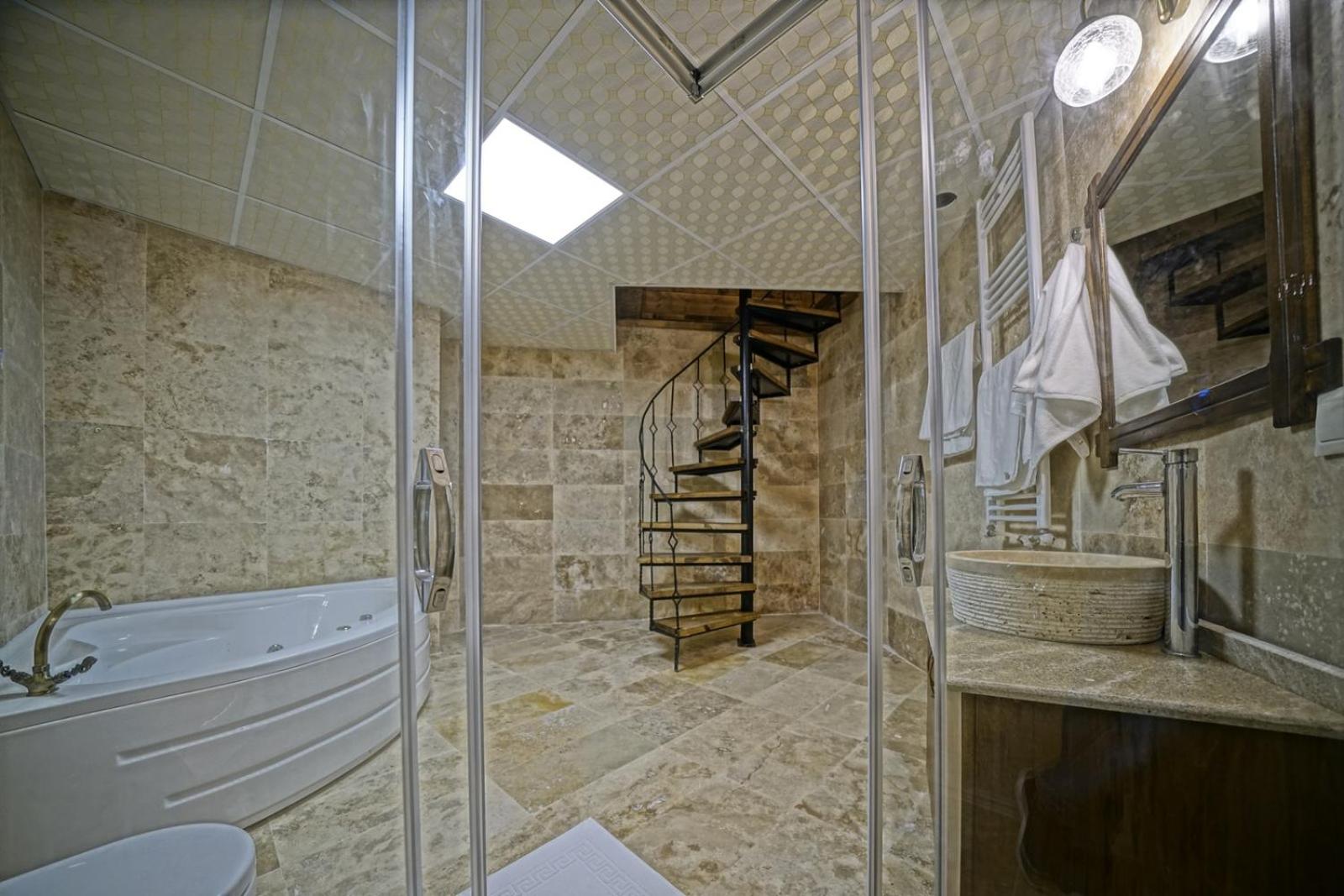 Duplex Suite - Photo 9