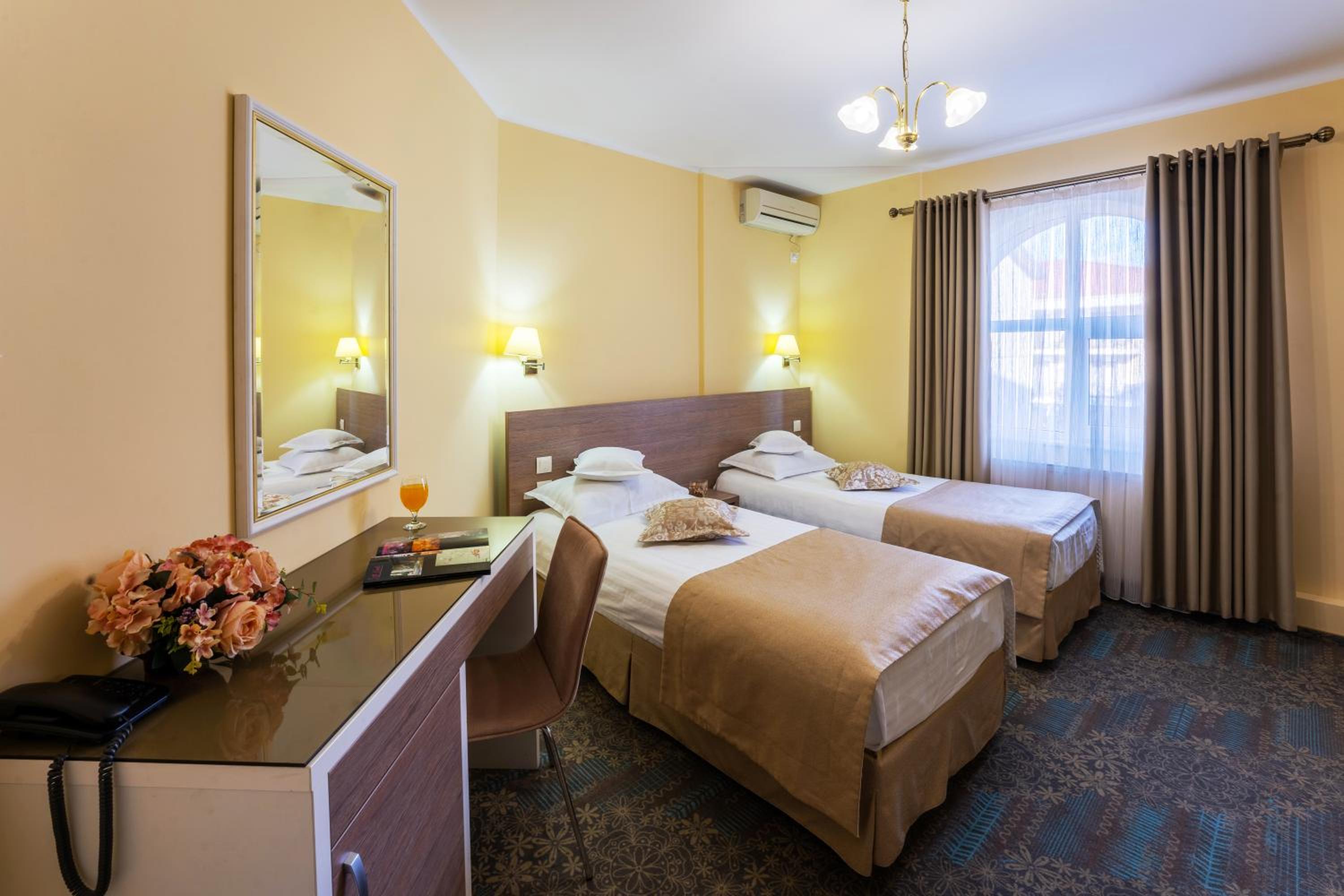 Double or Twin Room photo 3