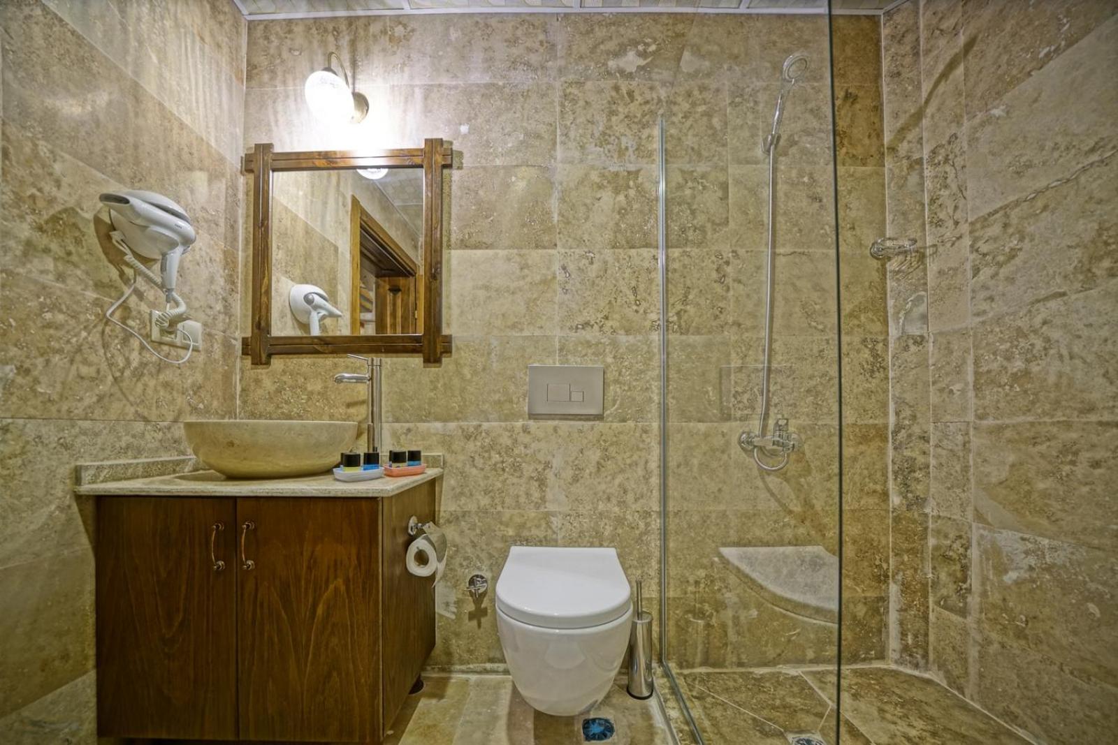Standard Double Room - Photo 20