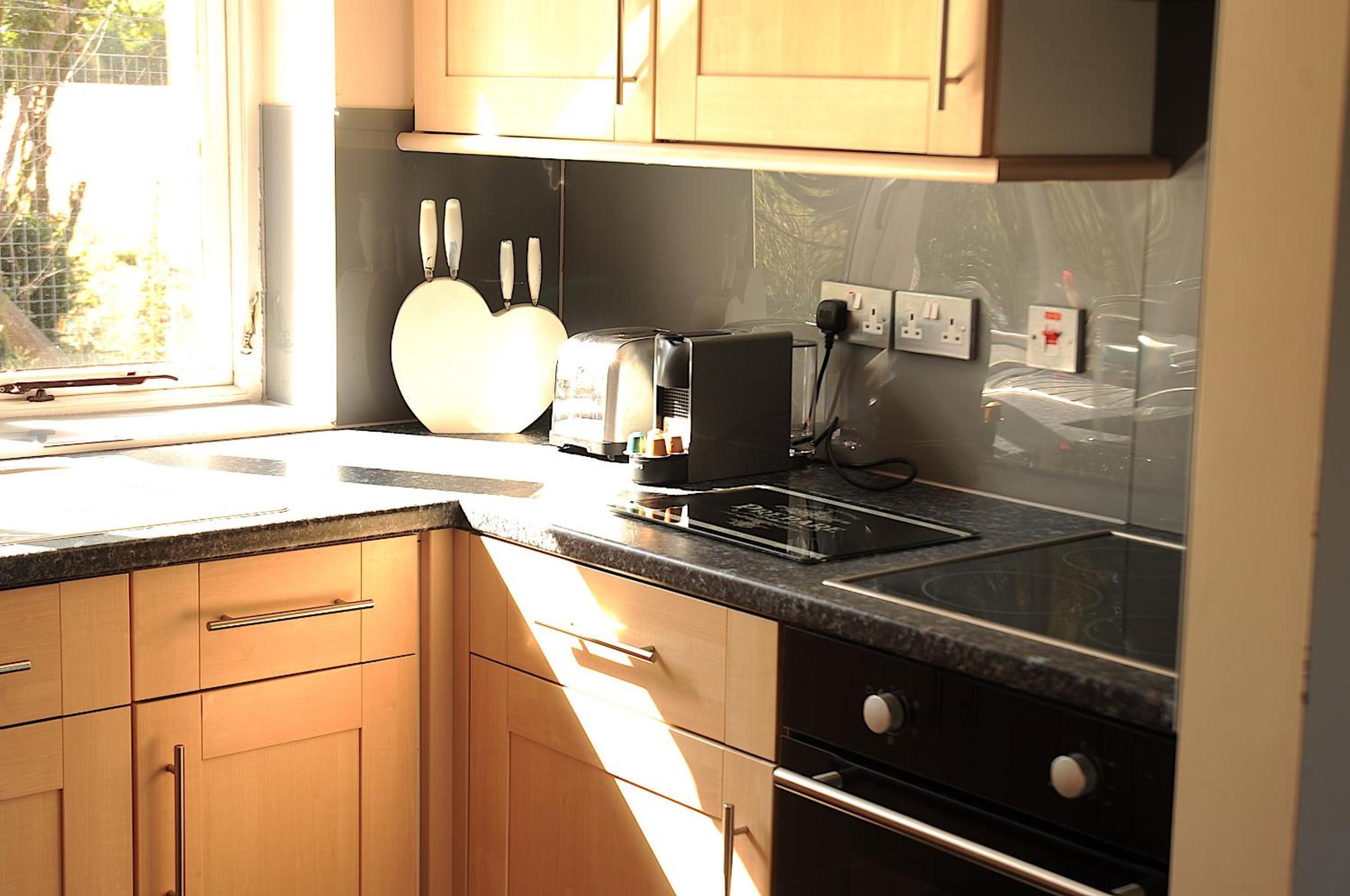 Two-Bedroom House - Photo 13