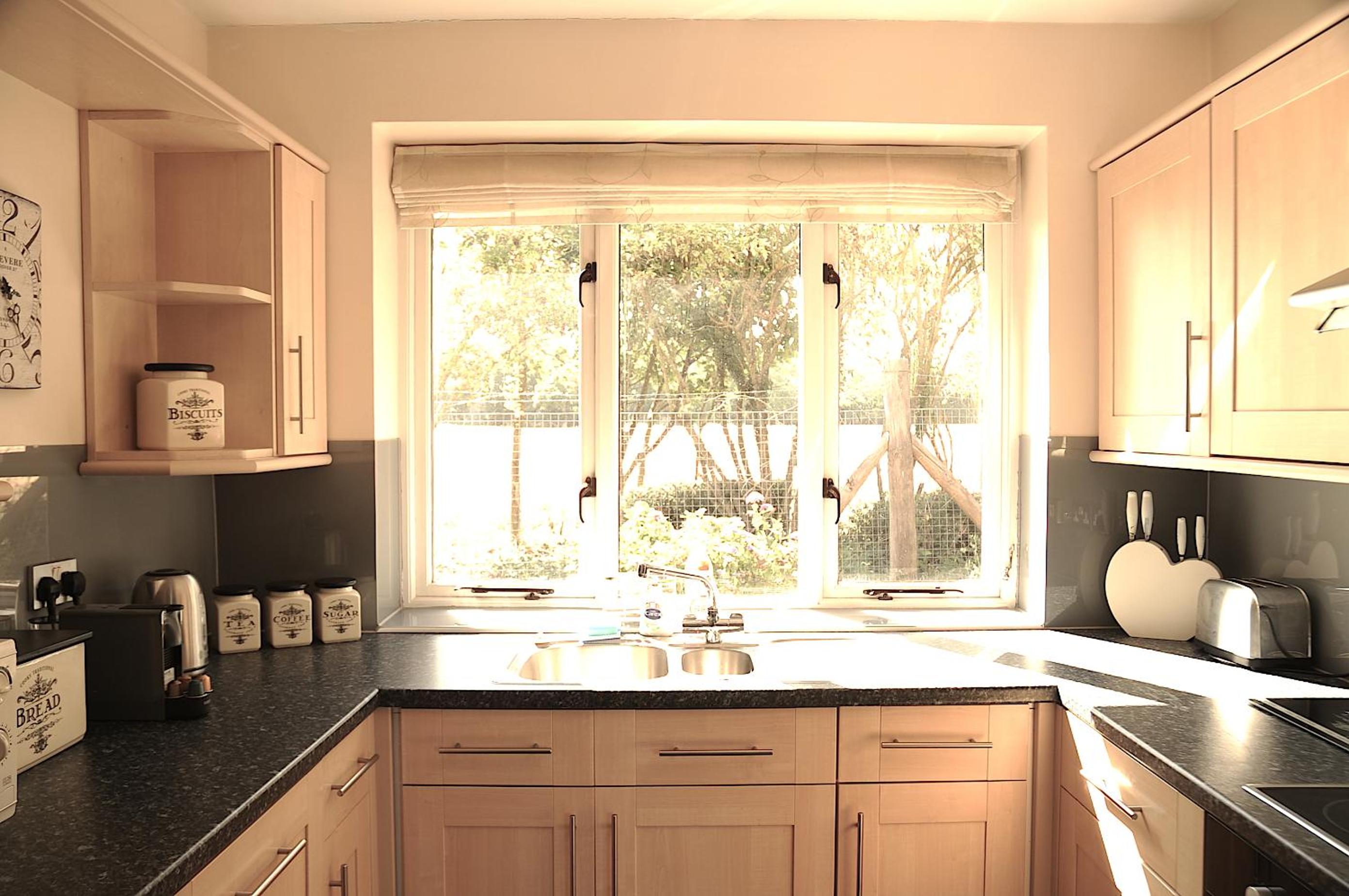 Two-Bedroom House - Photo 14