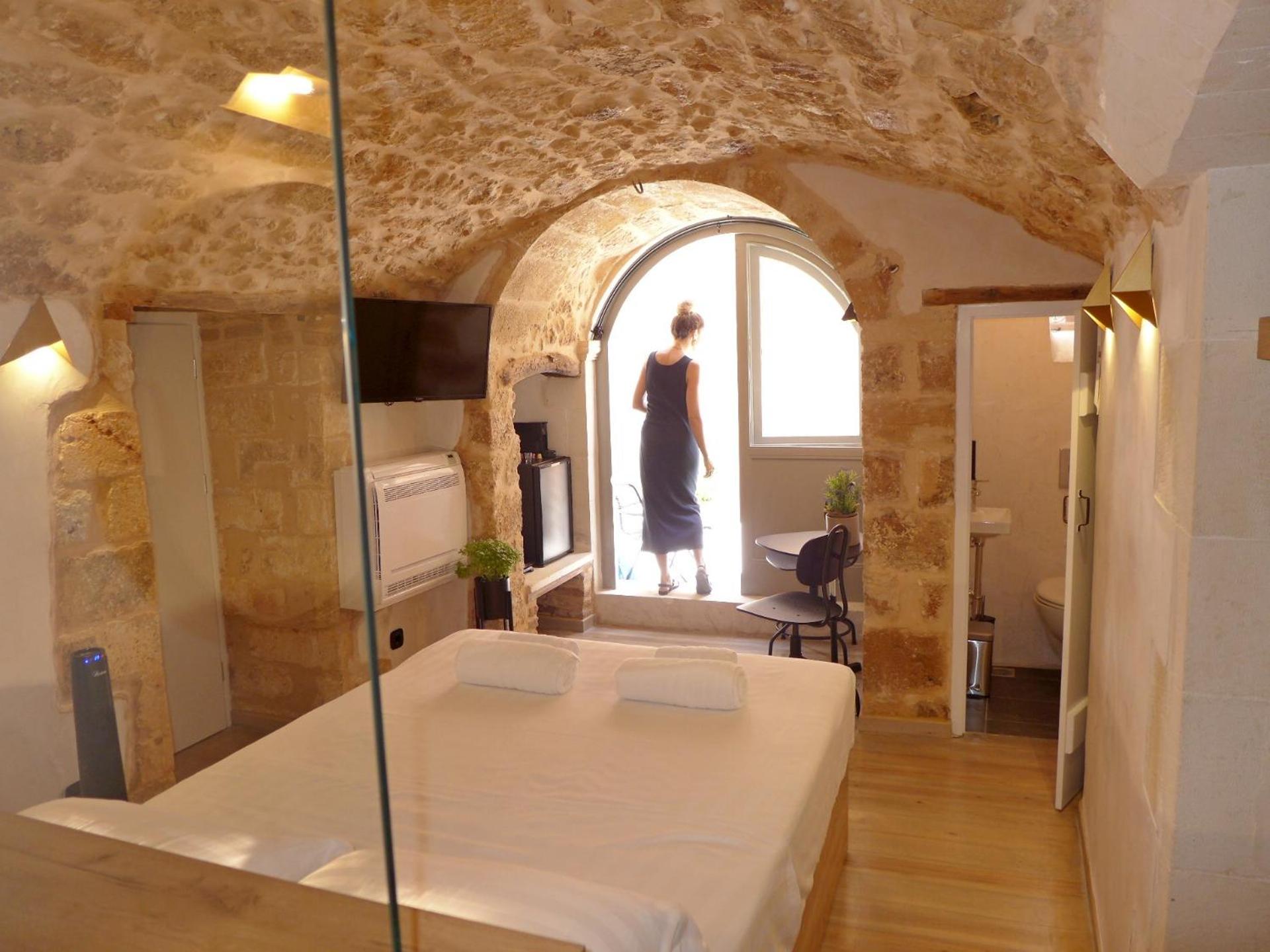 Double Room - Photo 11