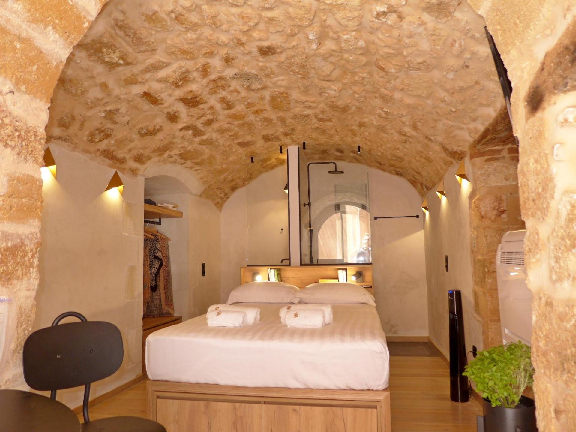 Double Room - Photo 9