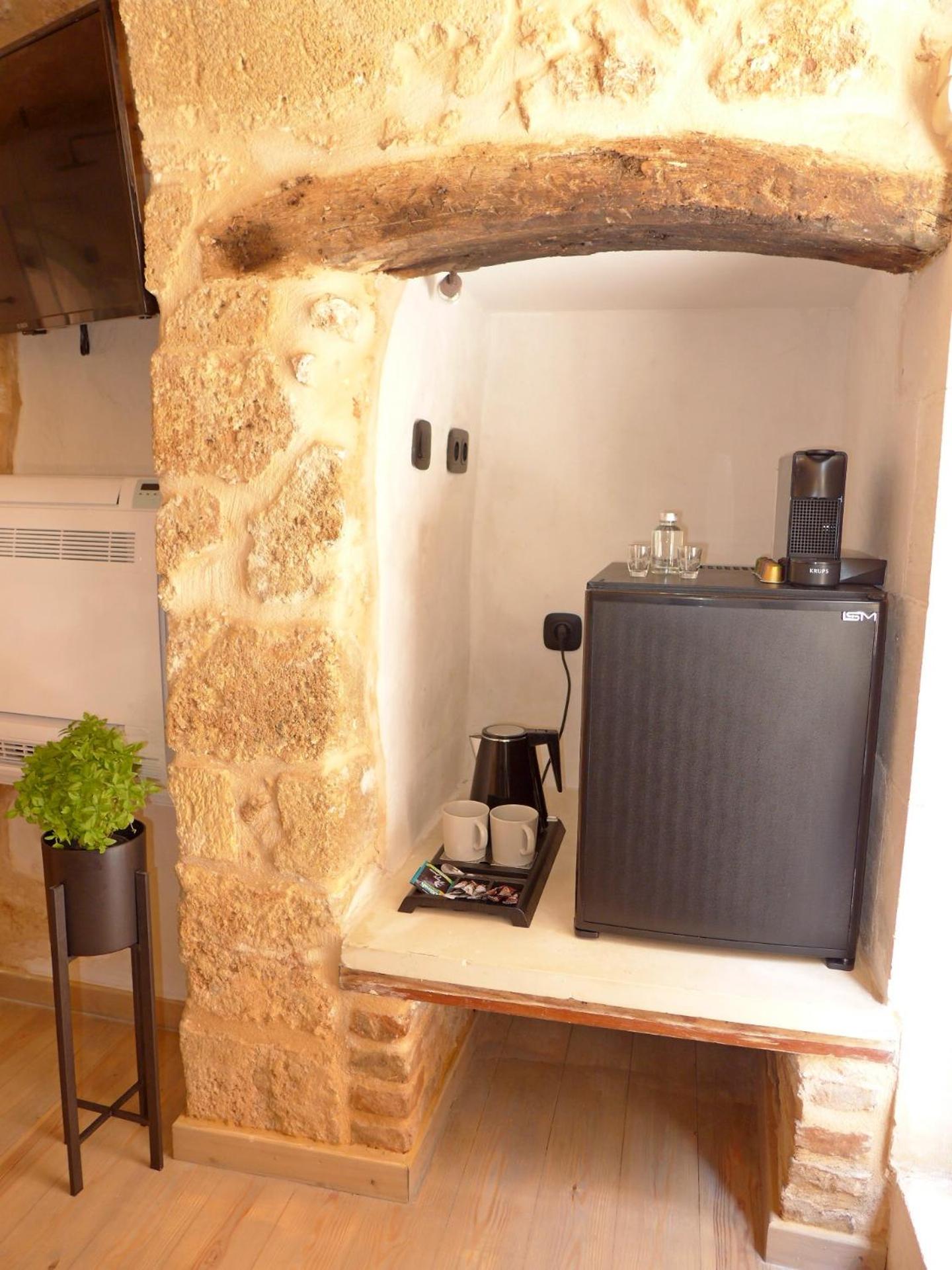 Double Room - Photo 7