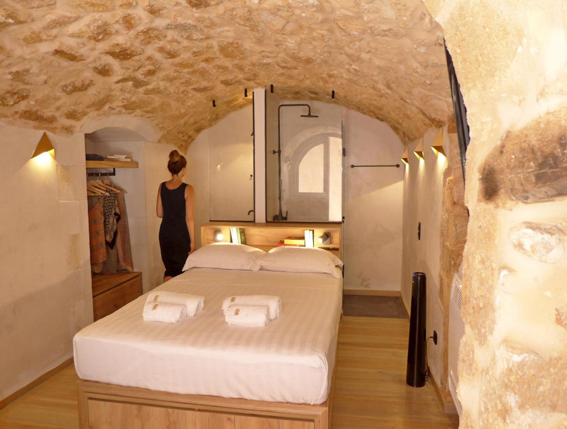 Double Room - Photo 23