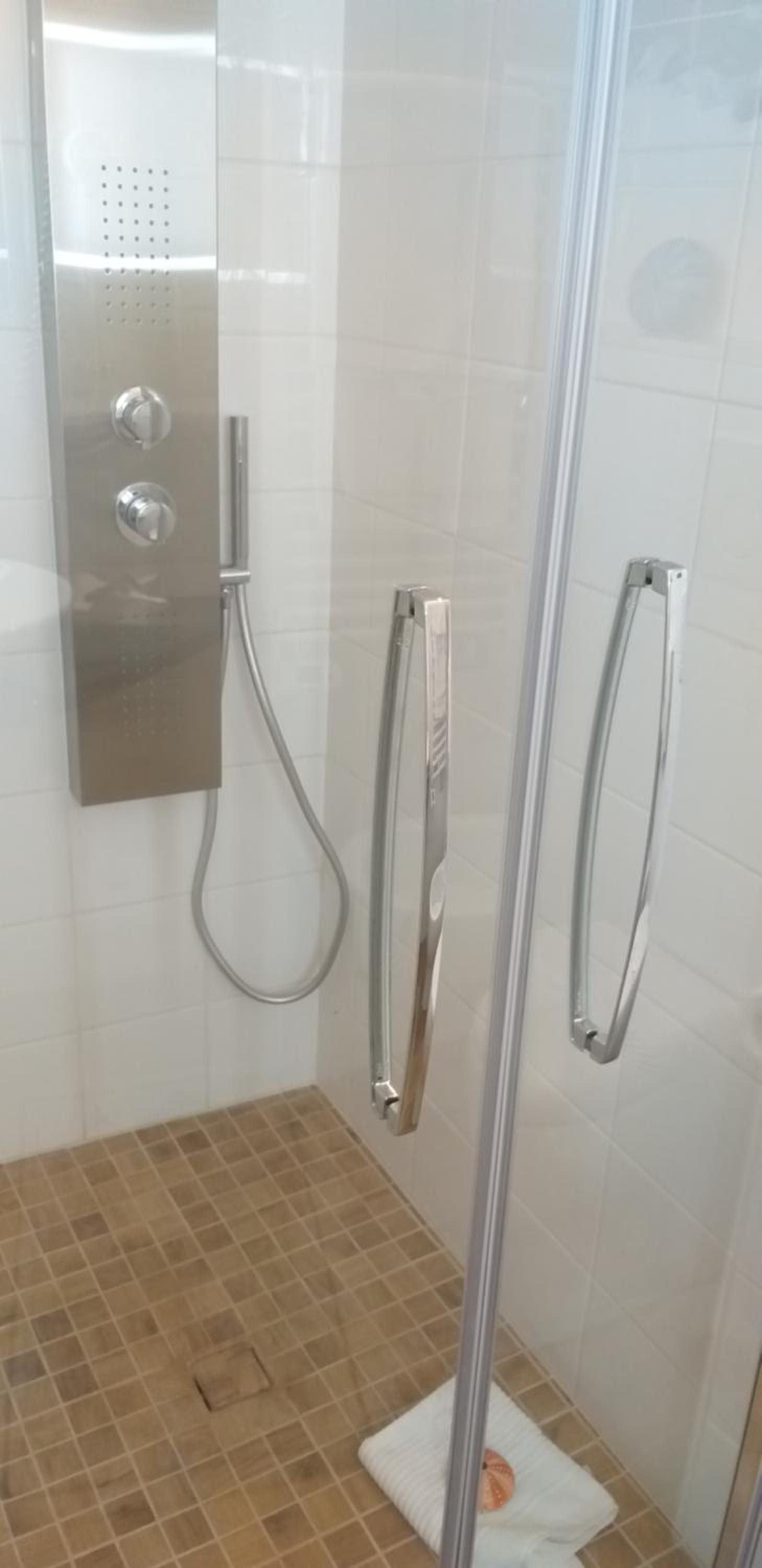 Double Room with Private External Bathroom - Photo 8