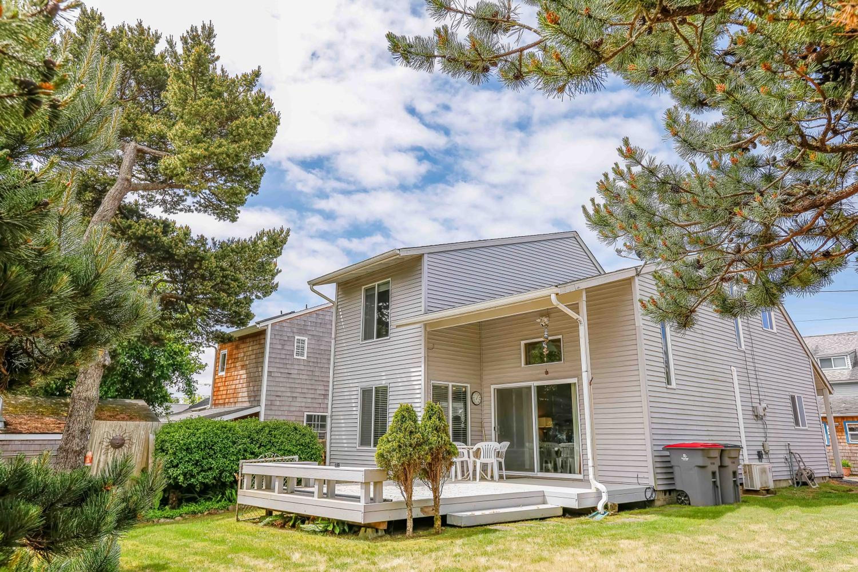 Three-Bedroom House photo 2