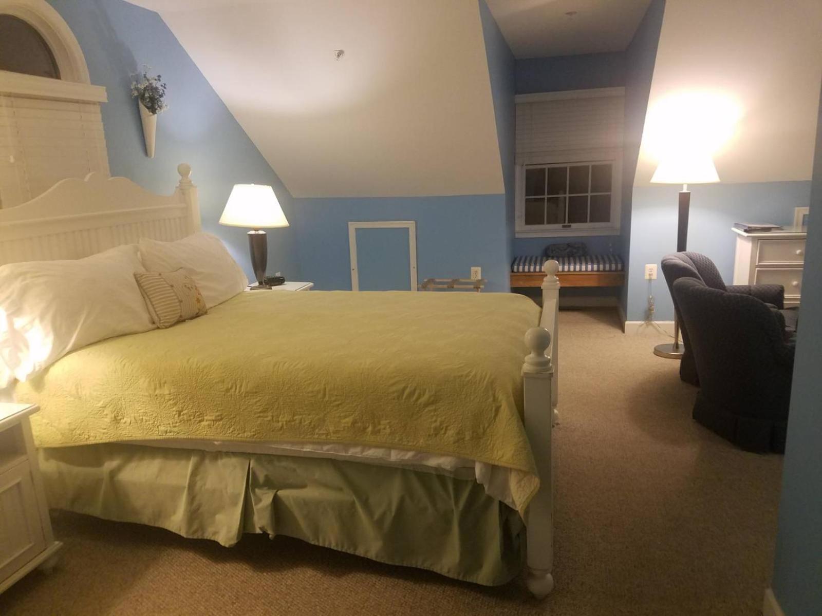 Double Room with Private Bathroom