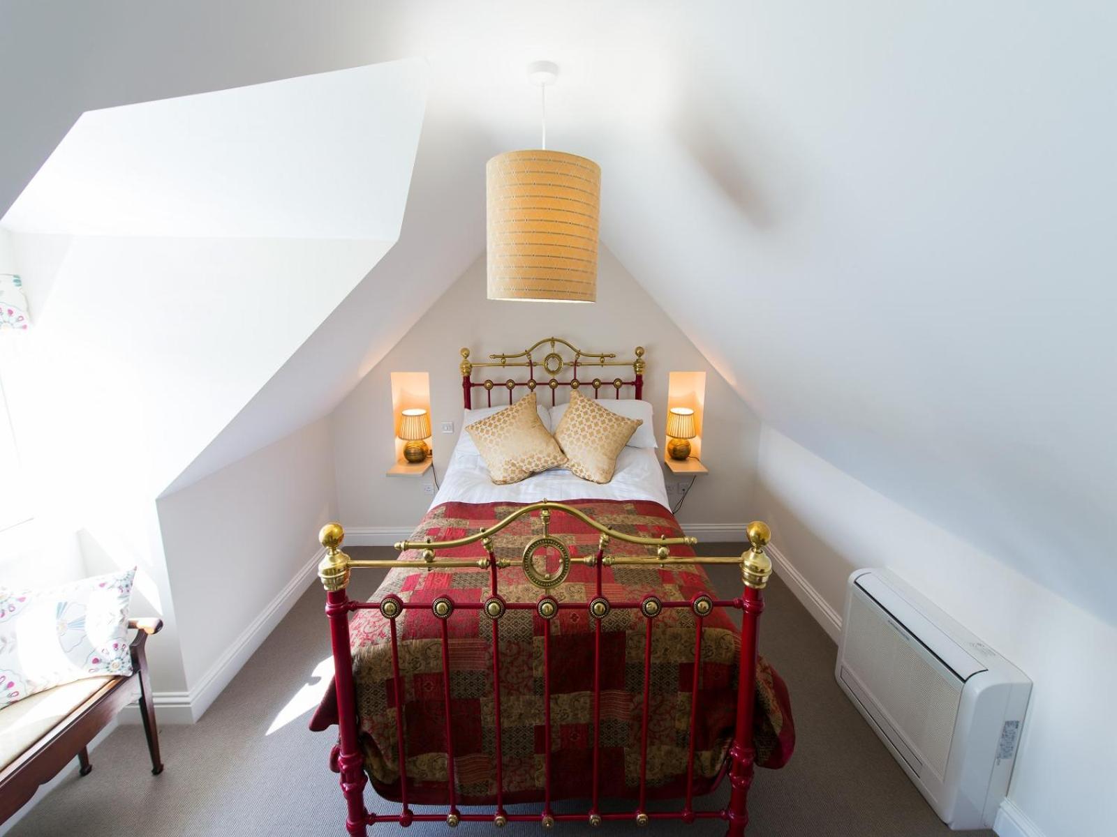 Family Room with Private Bathroom photo 2