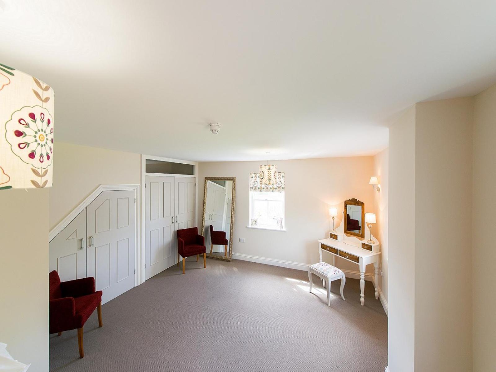 Family Room with Private Bathroom photo 3