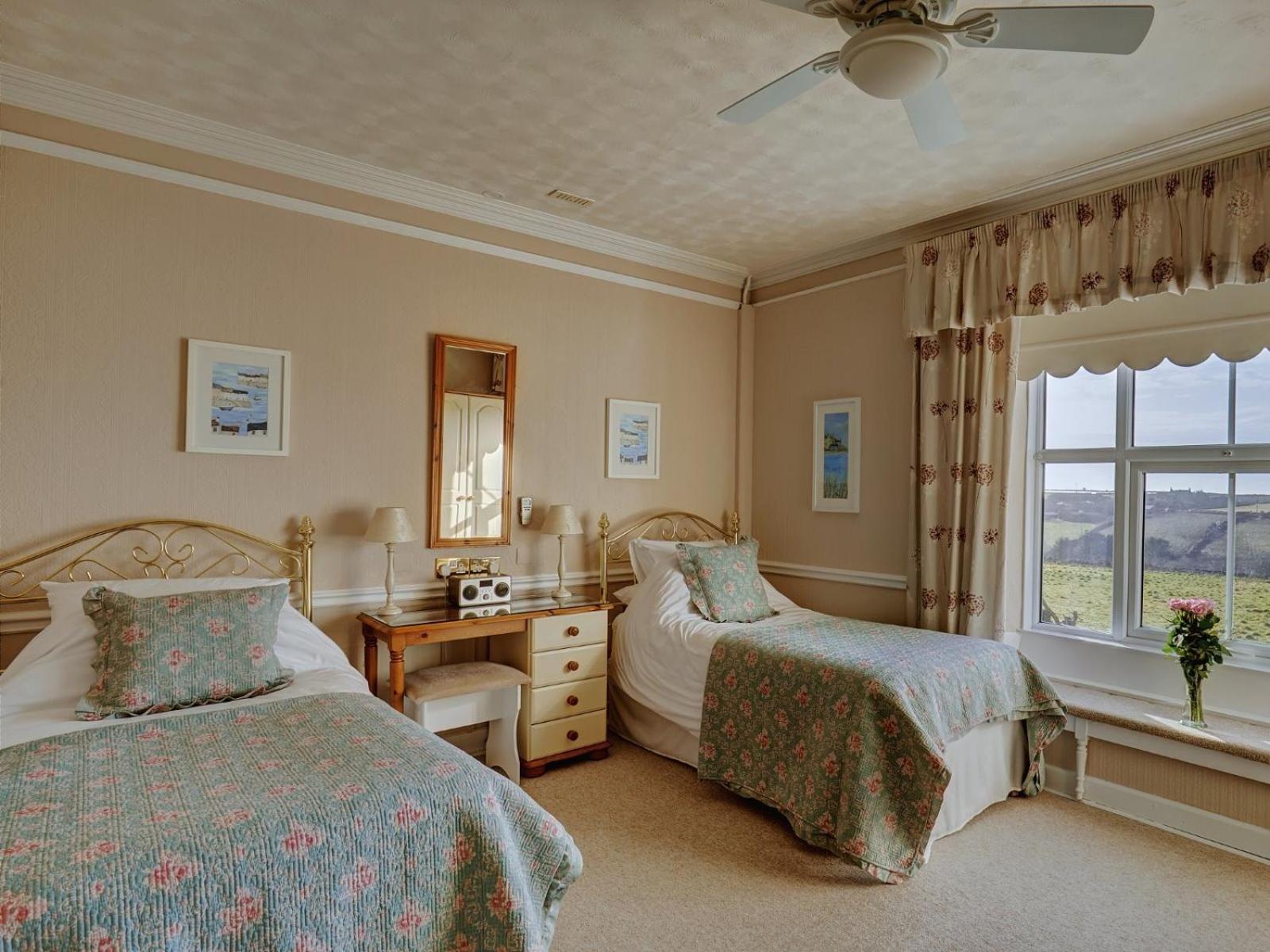 Twin Room with Private Bathroom