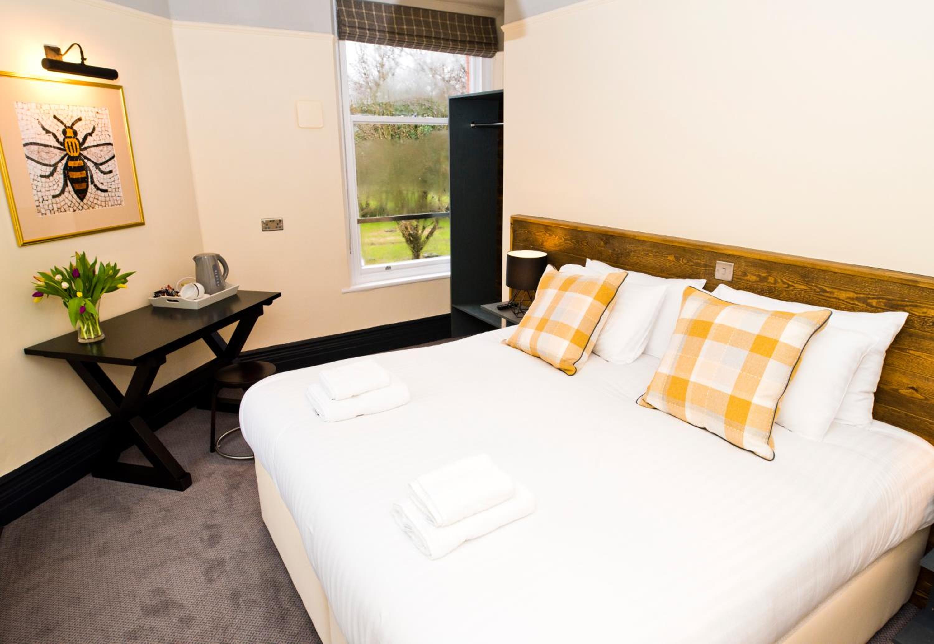 Deluxe King Room - Photo 1