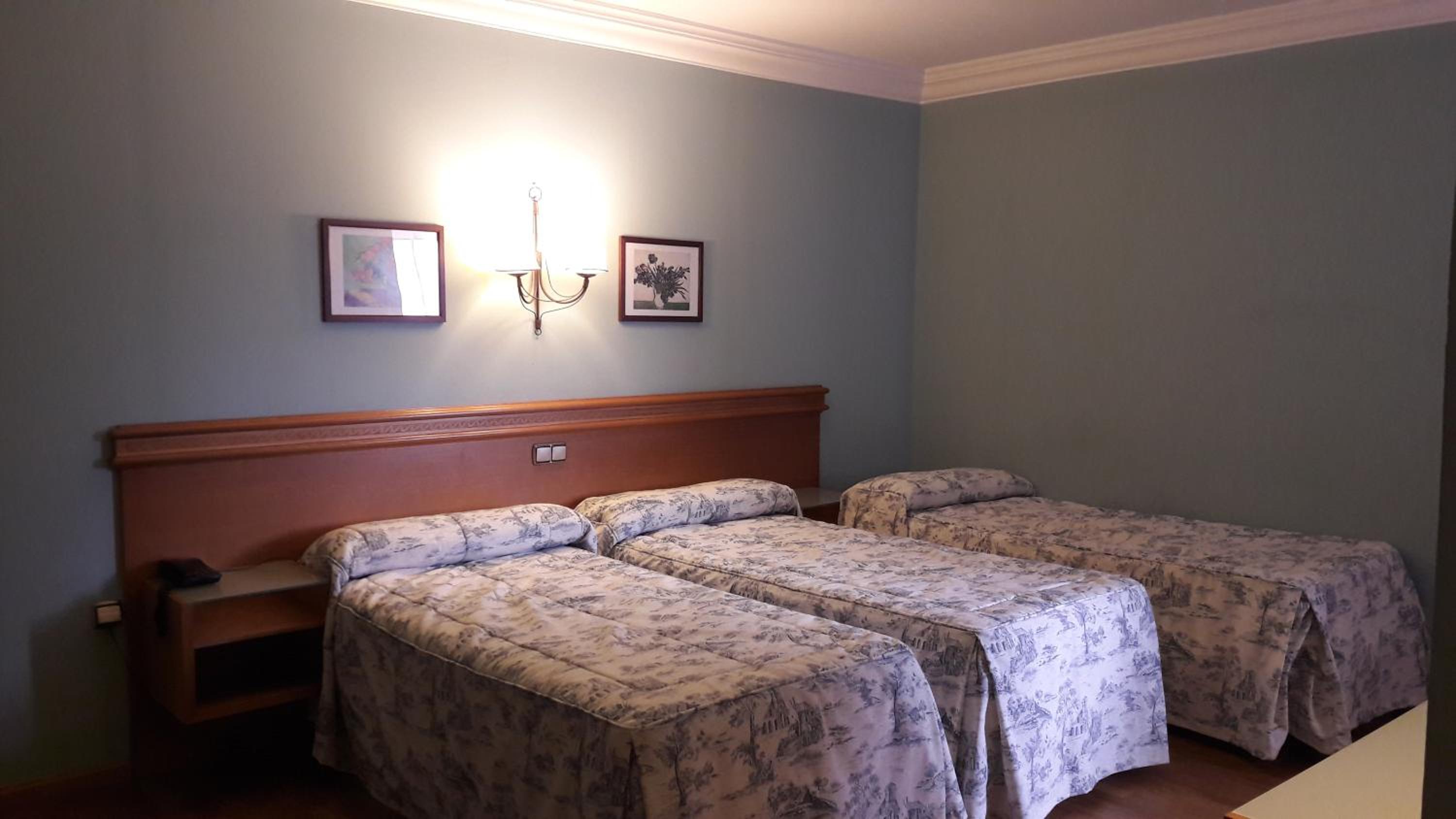 Classic Quadruple Room photo 3
