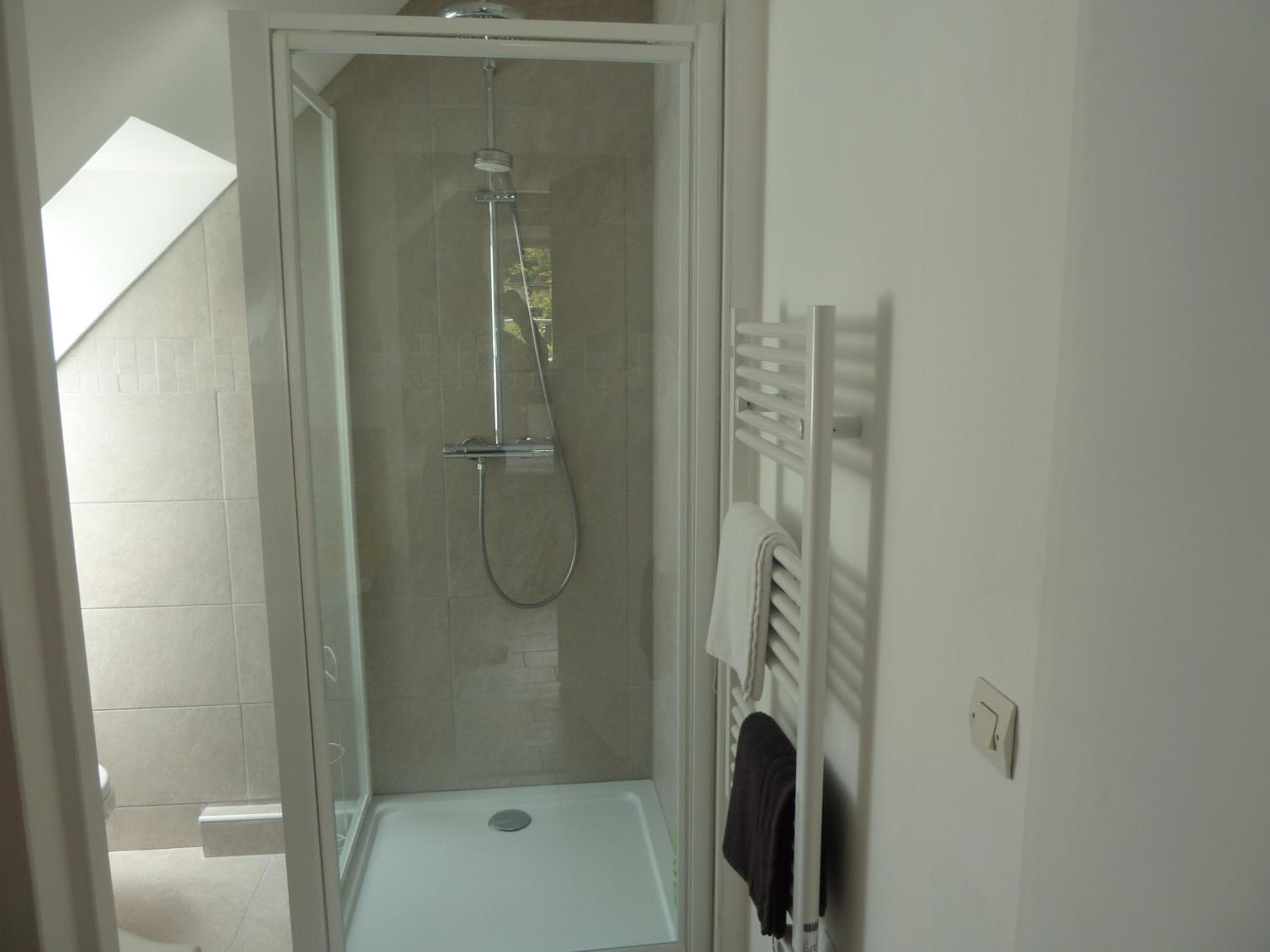 Double Room with Private Bathroom - Photo 3