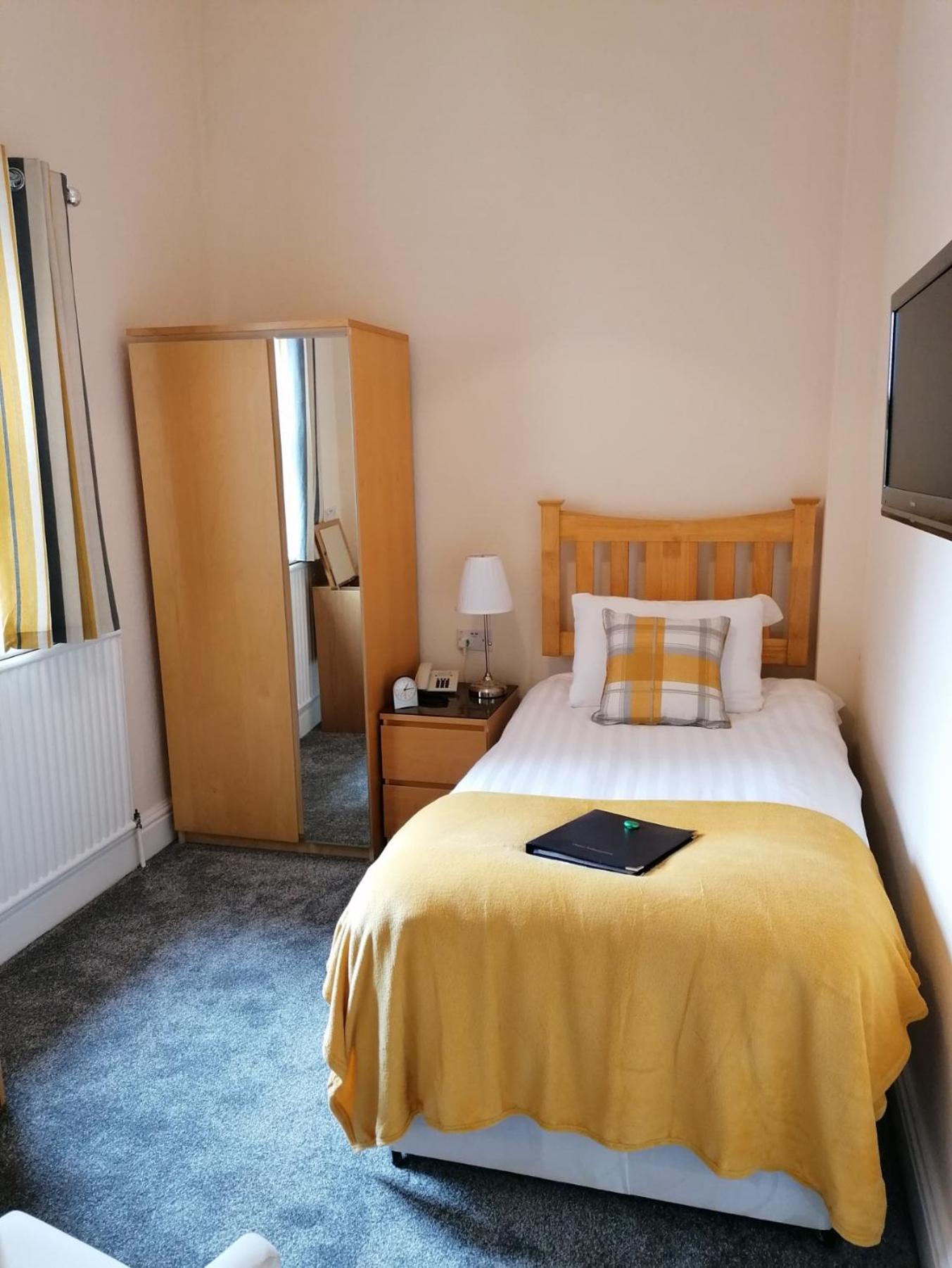 Single Room photo 1