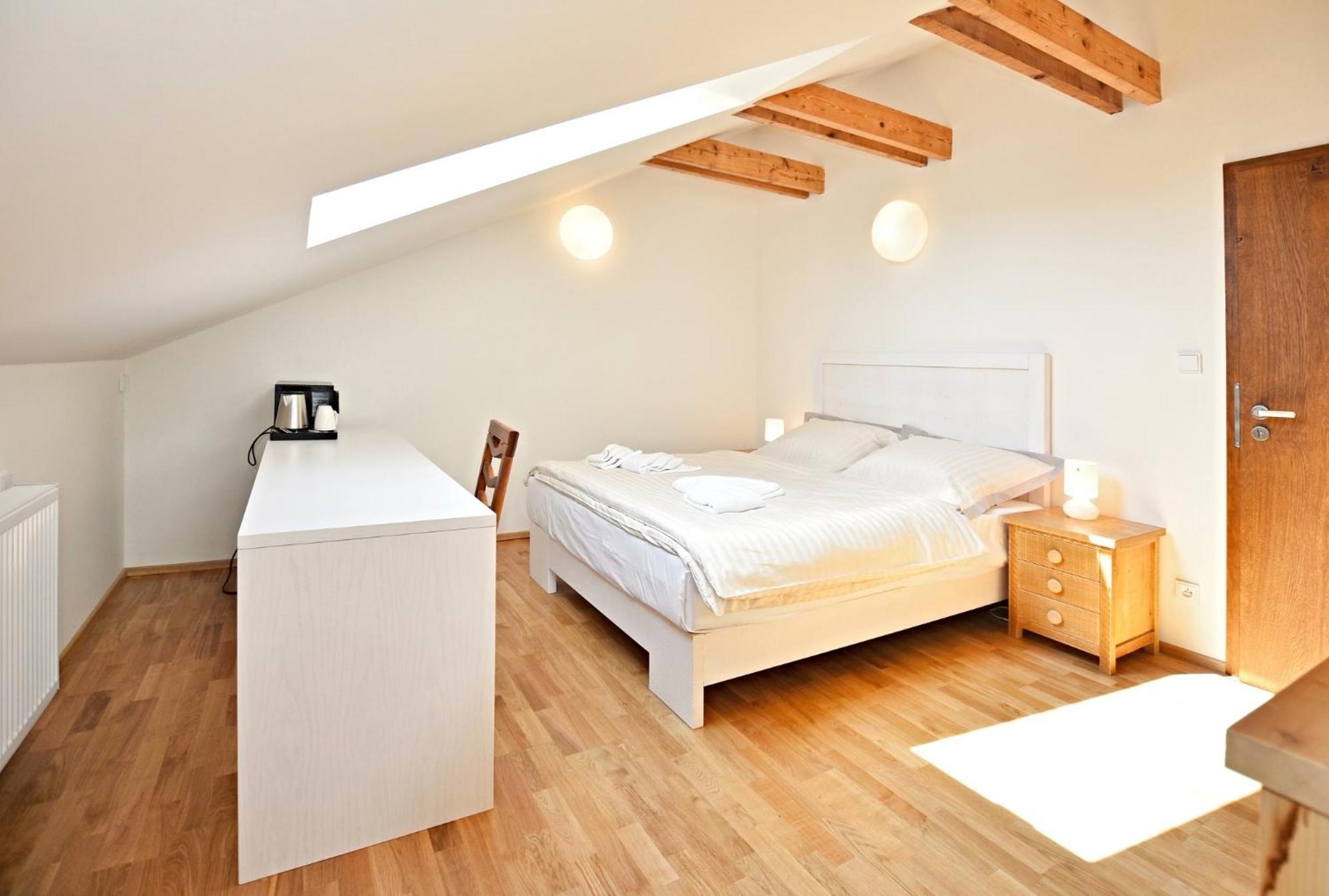 Triple Room with Private Bathroom - Photo 1