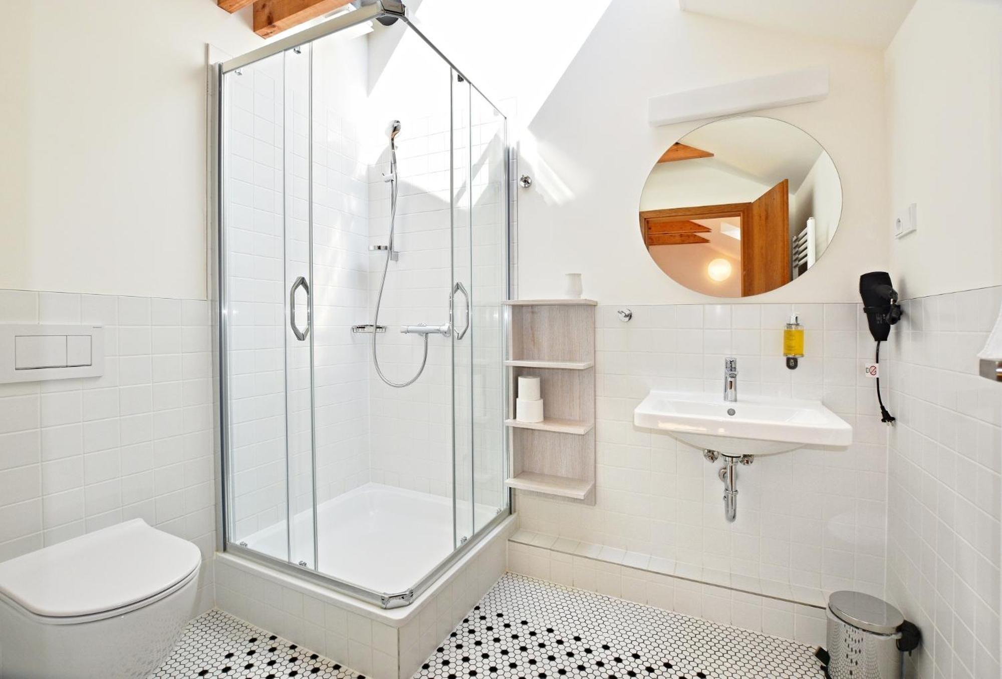 Triple Room with Private Bathroom - Photo 5