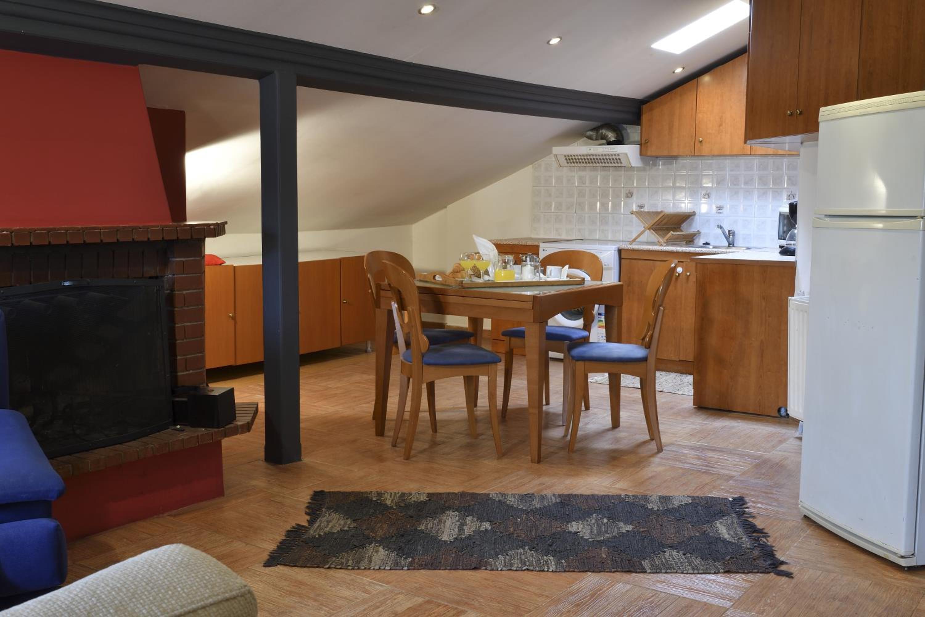 Apartment (4 Adults) - Photo 16
