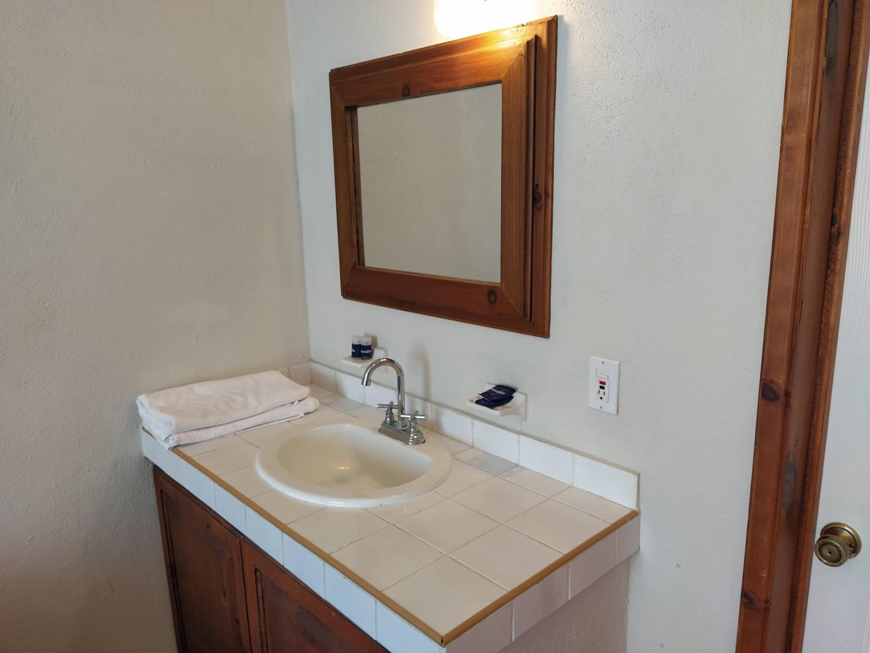 Budget Double Room photo 3