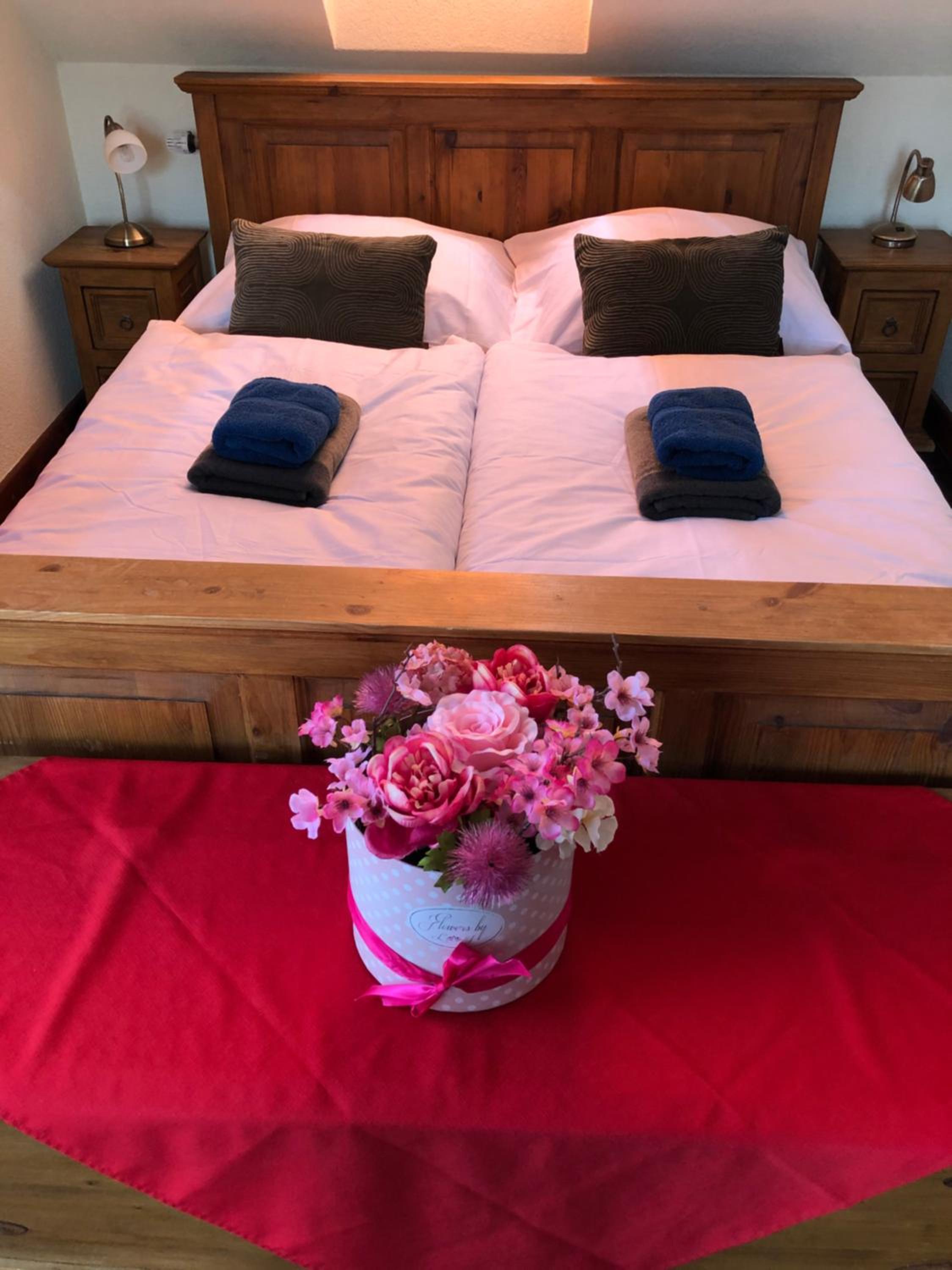 Large Double Room - Photo 7