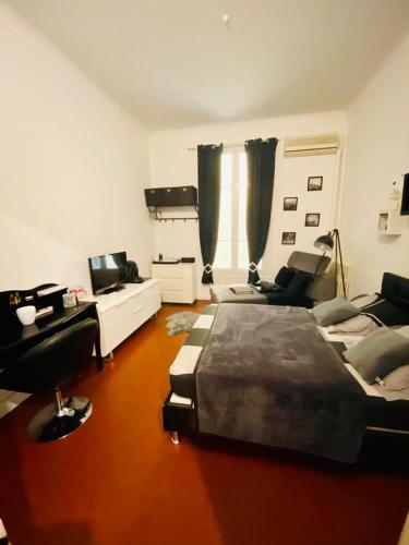 Apartment photo 2