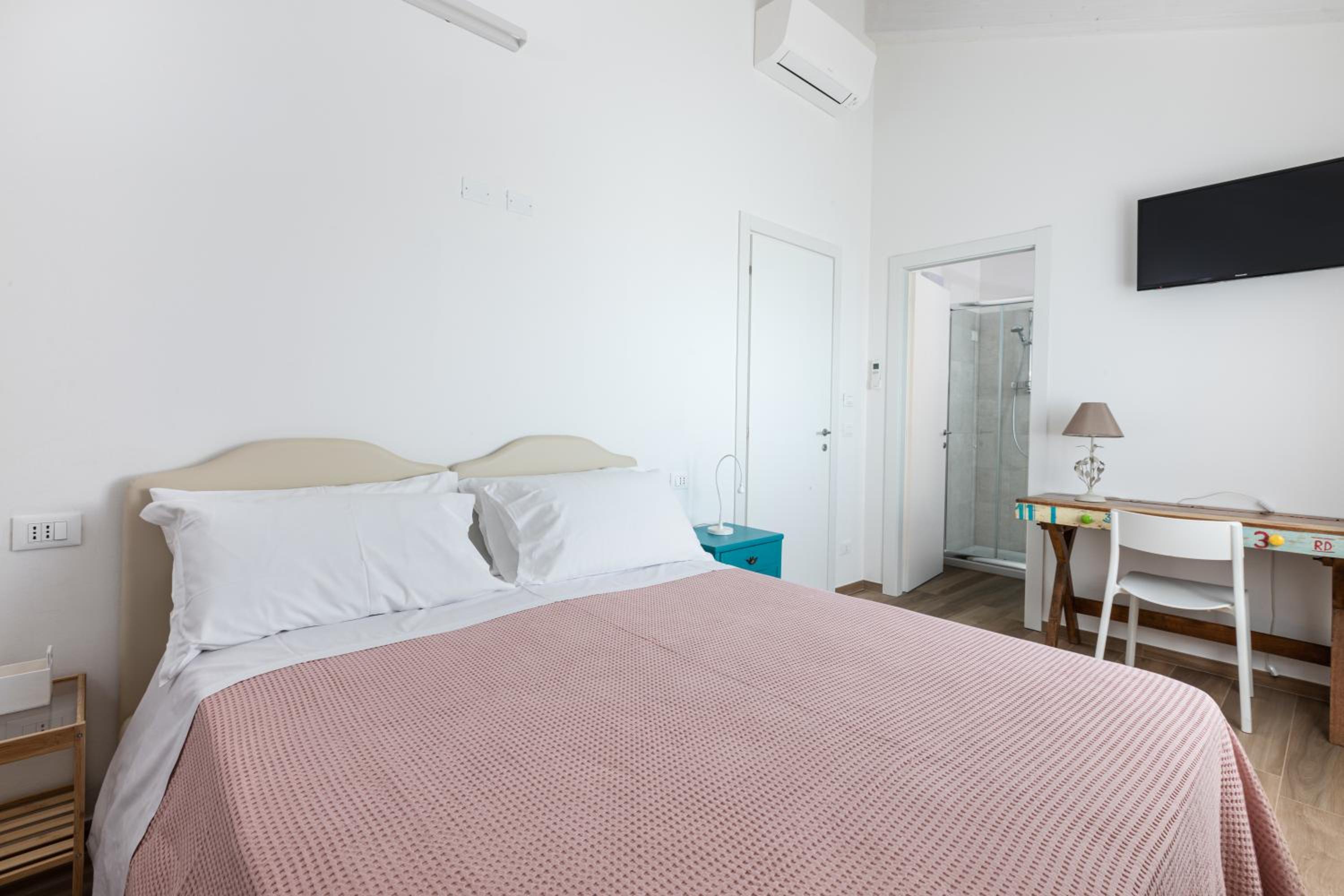 Double or Twin Room - Photo 1